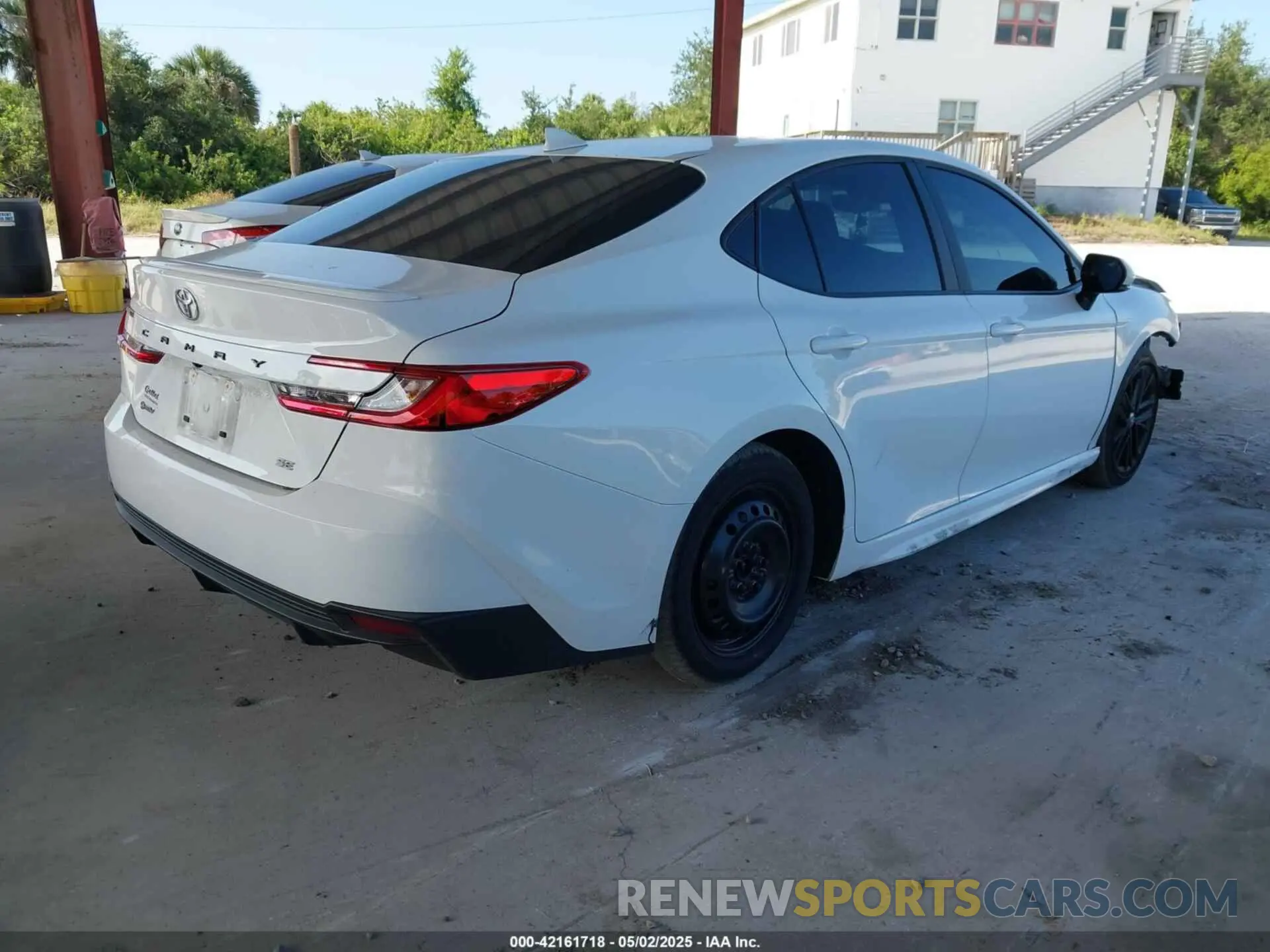 4 Photograph of a damaged car 4T1DAACK6SU046781 TOYOTA CAMRY 2025