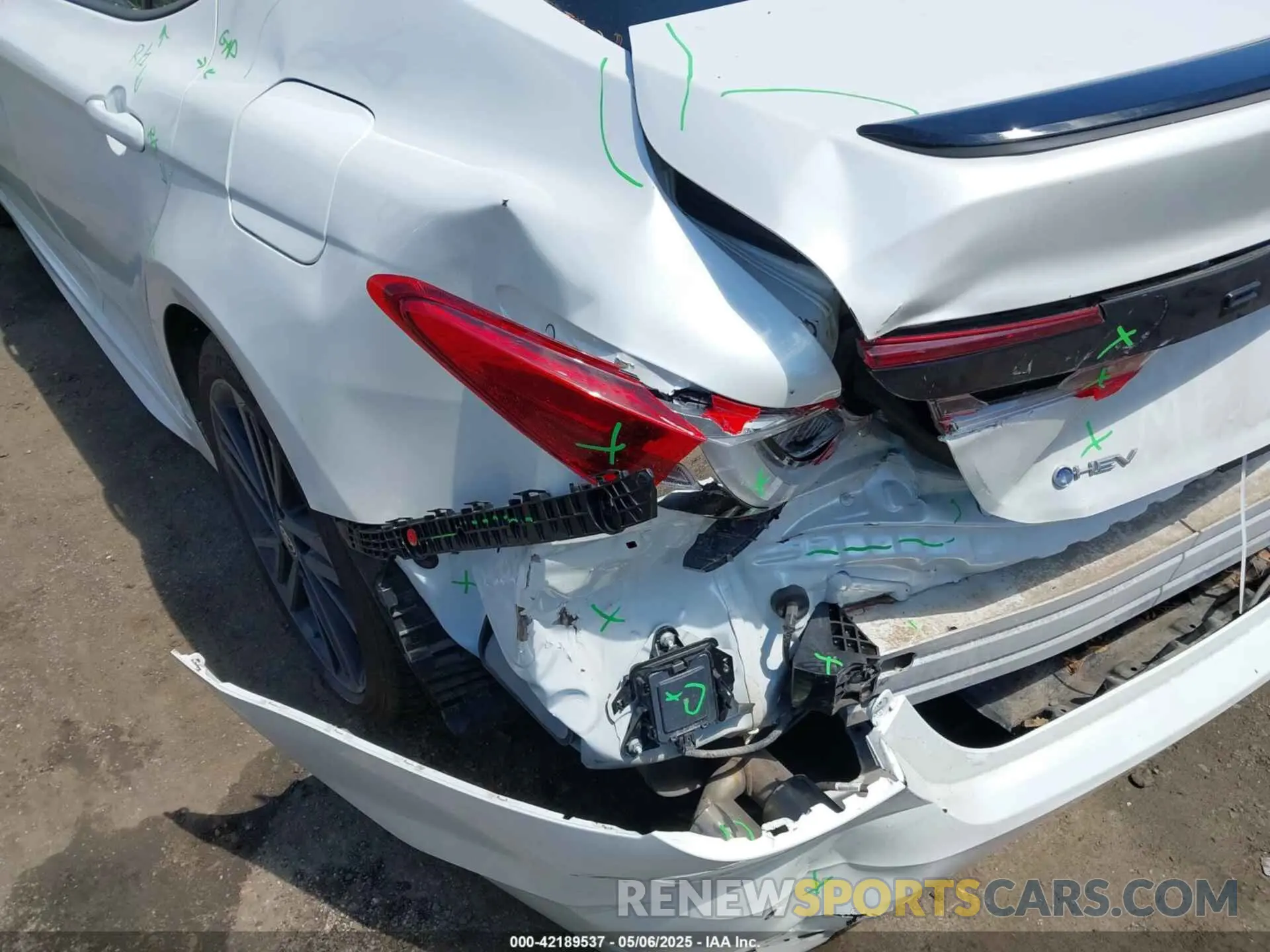 18 Photograph of a damaged car 4T1DAACK6SU056842 TOYOTA CAMRY 2025