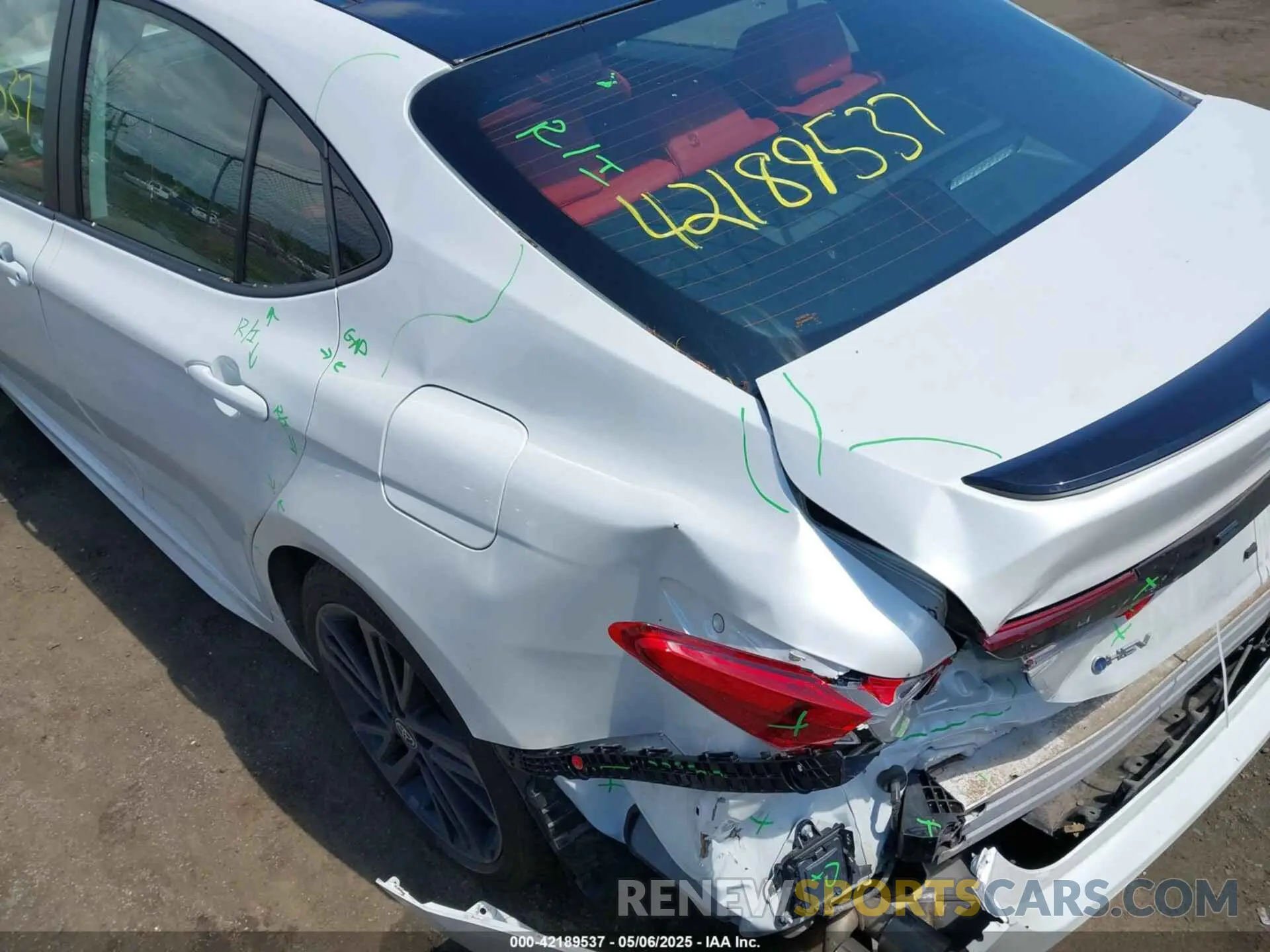 19 Photograph of a damaged car 4T1DAACK6SU056842 TOYOTA CAMRY 2025