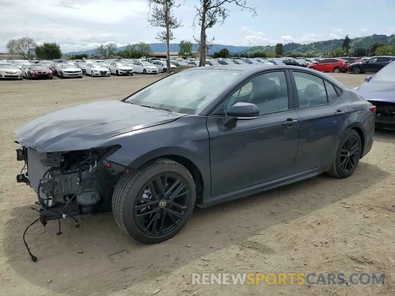 1 Photograph of a damaged car 4T1DAACK6SU064052 TOYOTA CAMRY 2025