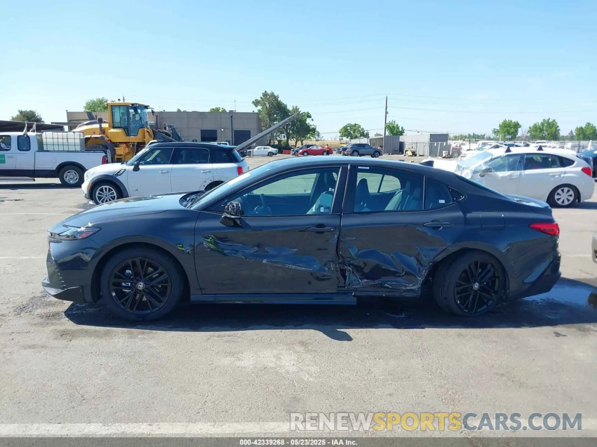 14 Photograph of a damaged car 4T1DAACK6SU067842 TOYOTA CAMRY 2025
