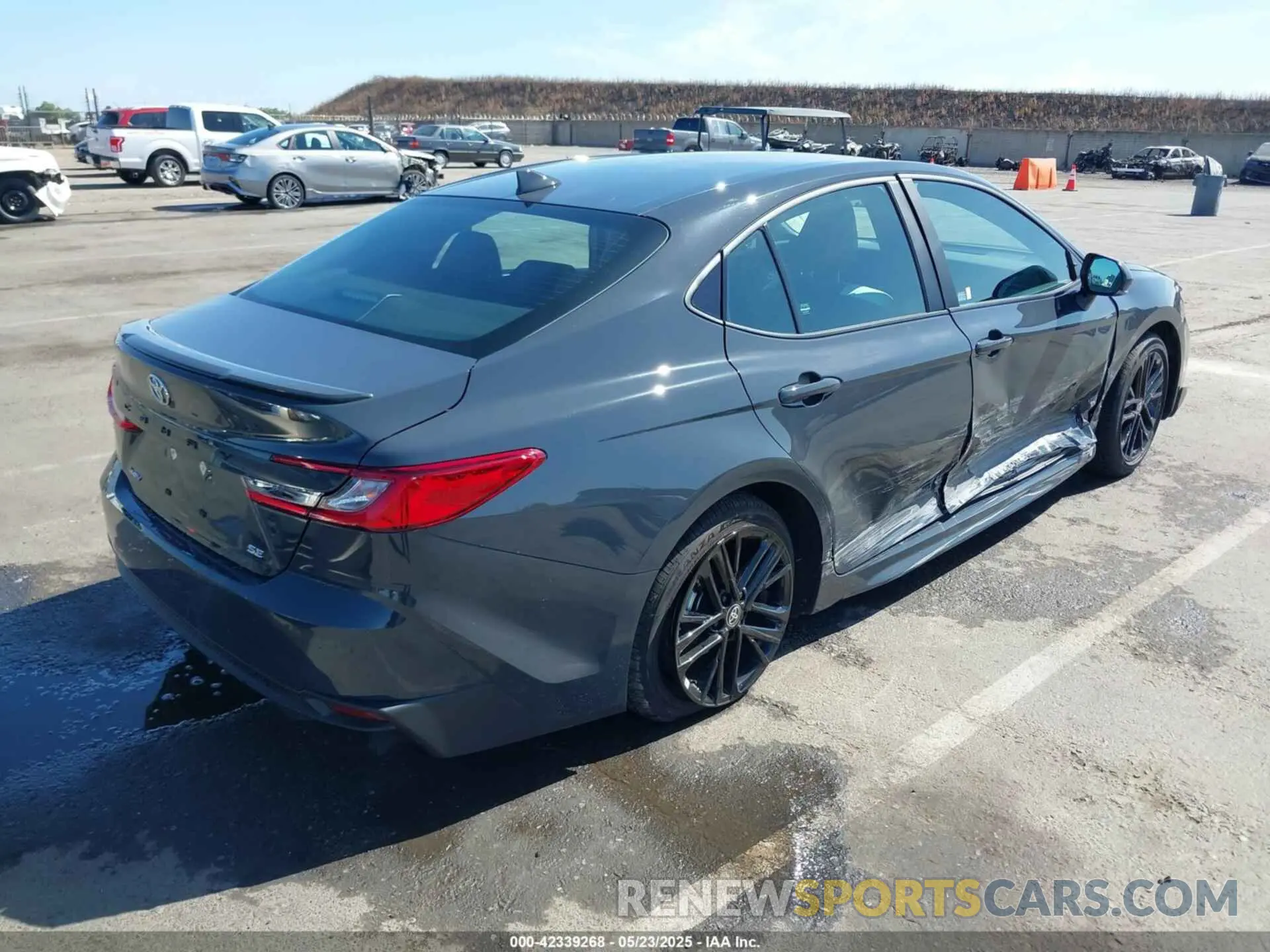 4 Photograph of a damaged car 4T1DAACK6SU067842 TOYOTA CAMRY 2025