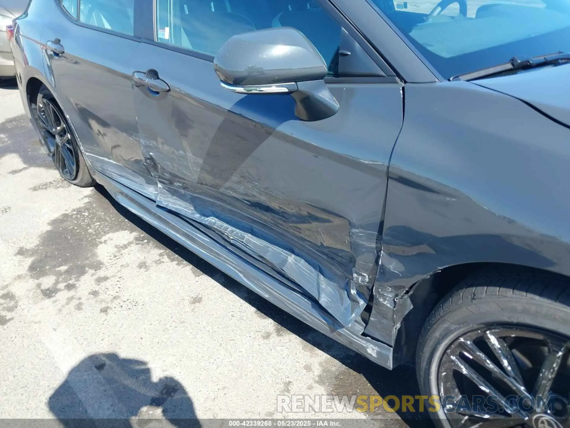 6 Photograph of a damaged car 4T1DAACK6SU067842 TOYOTA CAMRY 2025