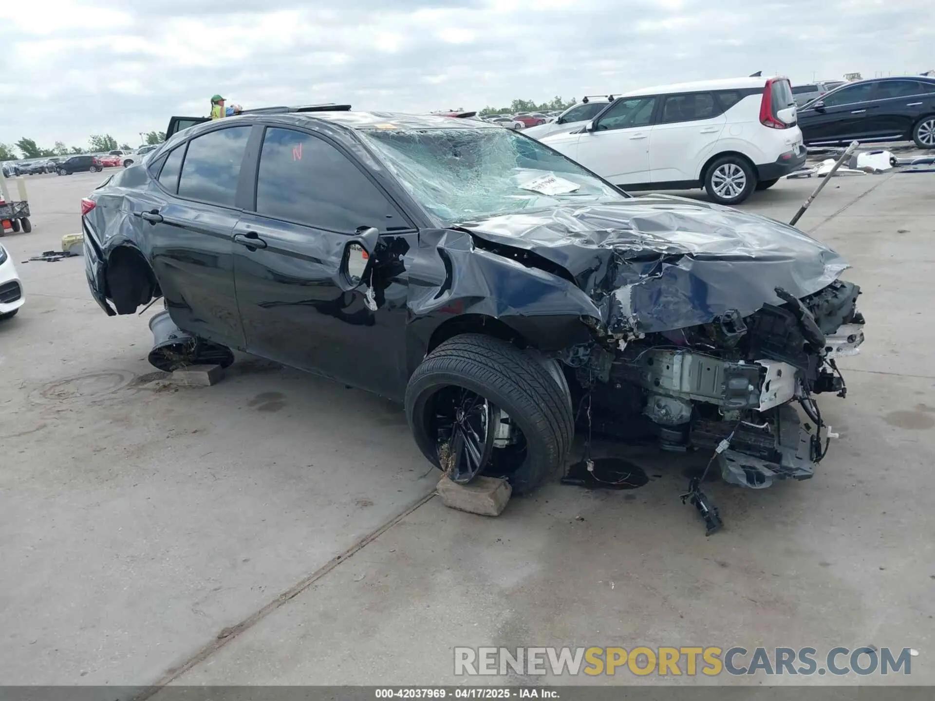 1 Photograph of a damaged car 4T1DAACK6SU112357 TOYOTA CAMRY 2025