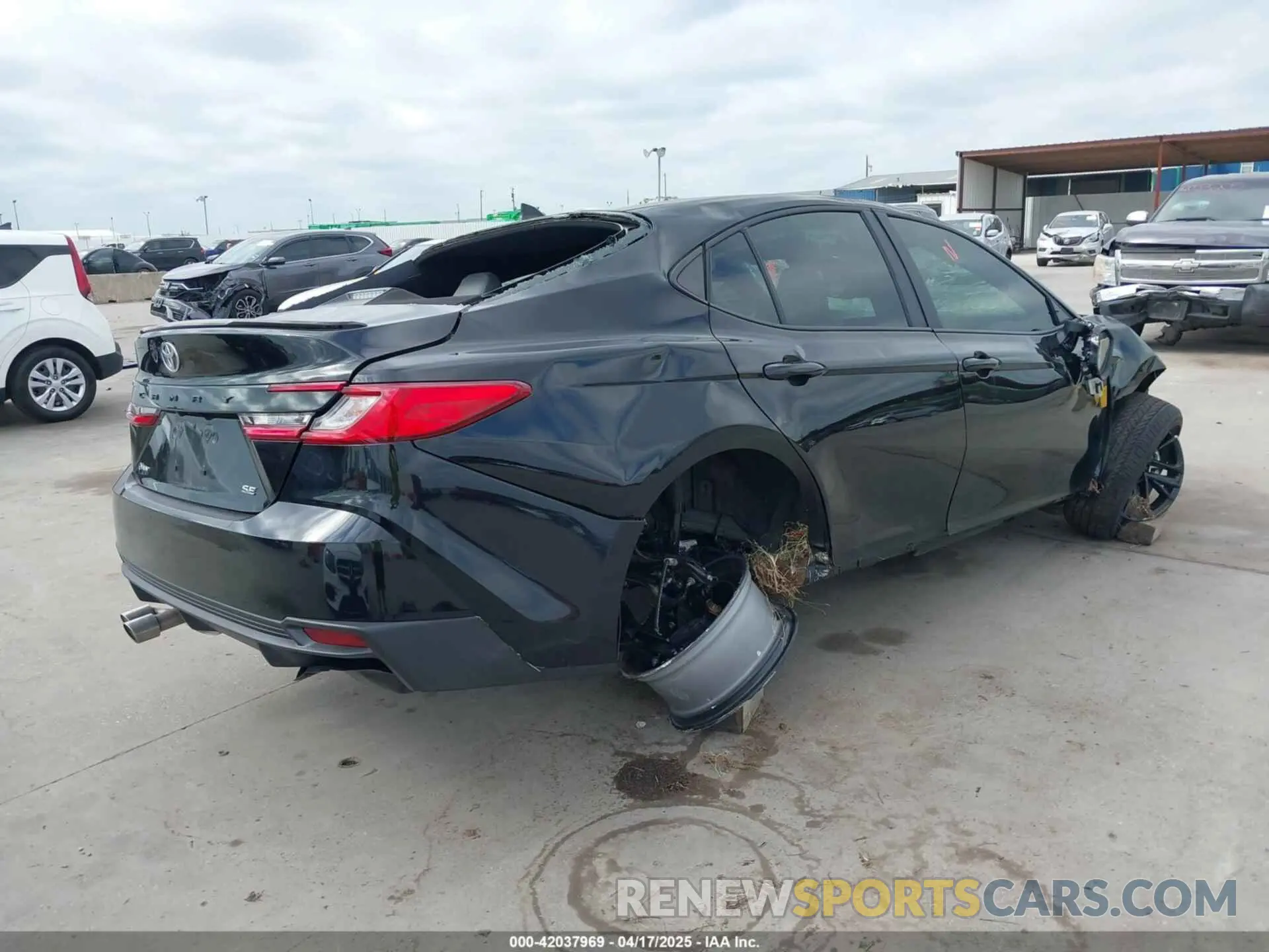 4 Photograph of a damaged car 4T1DAACK6SU112357 TOYOTA CAMRY 2025