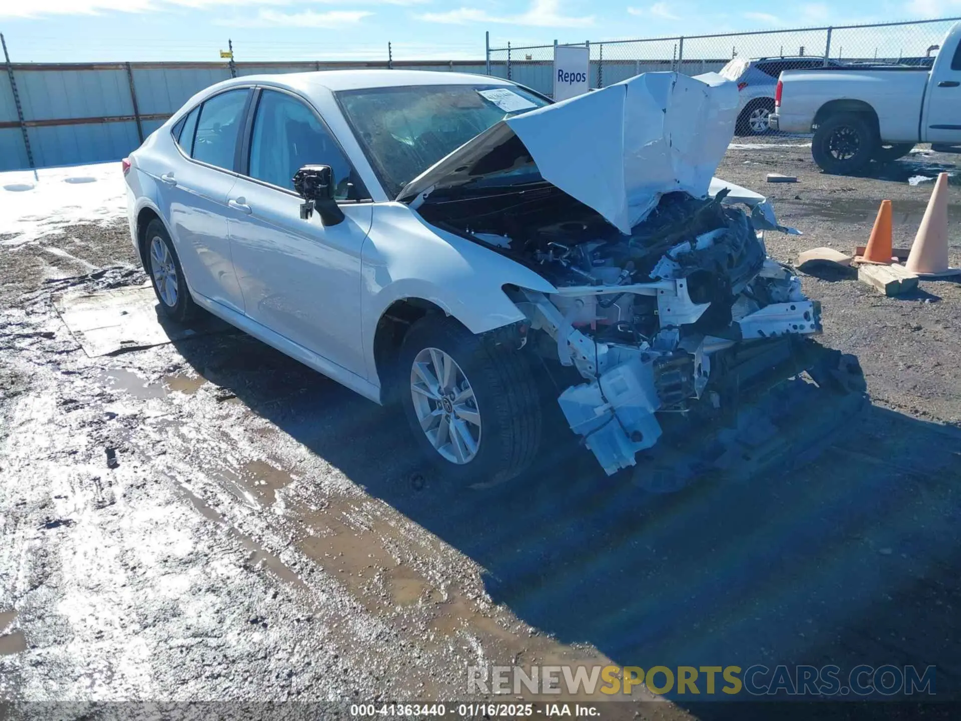 1 Photograph of a damaged car 4T1DAACK6SU520146 TOYOTA CAMRY 2025