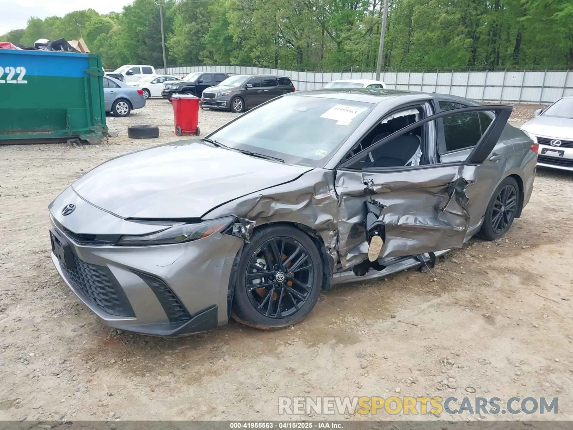 2 Photograph of a damaged car 4T1DAACK6SU524066 TOYOTA CAMRY 2025