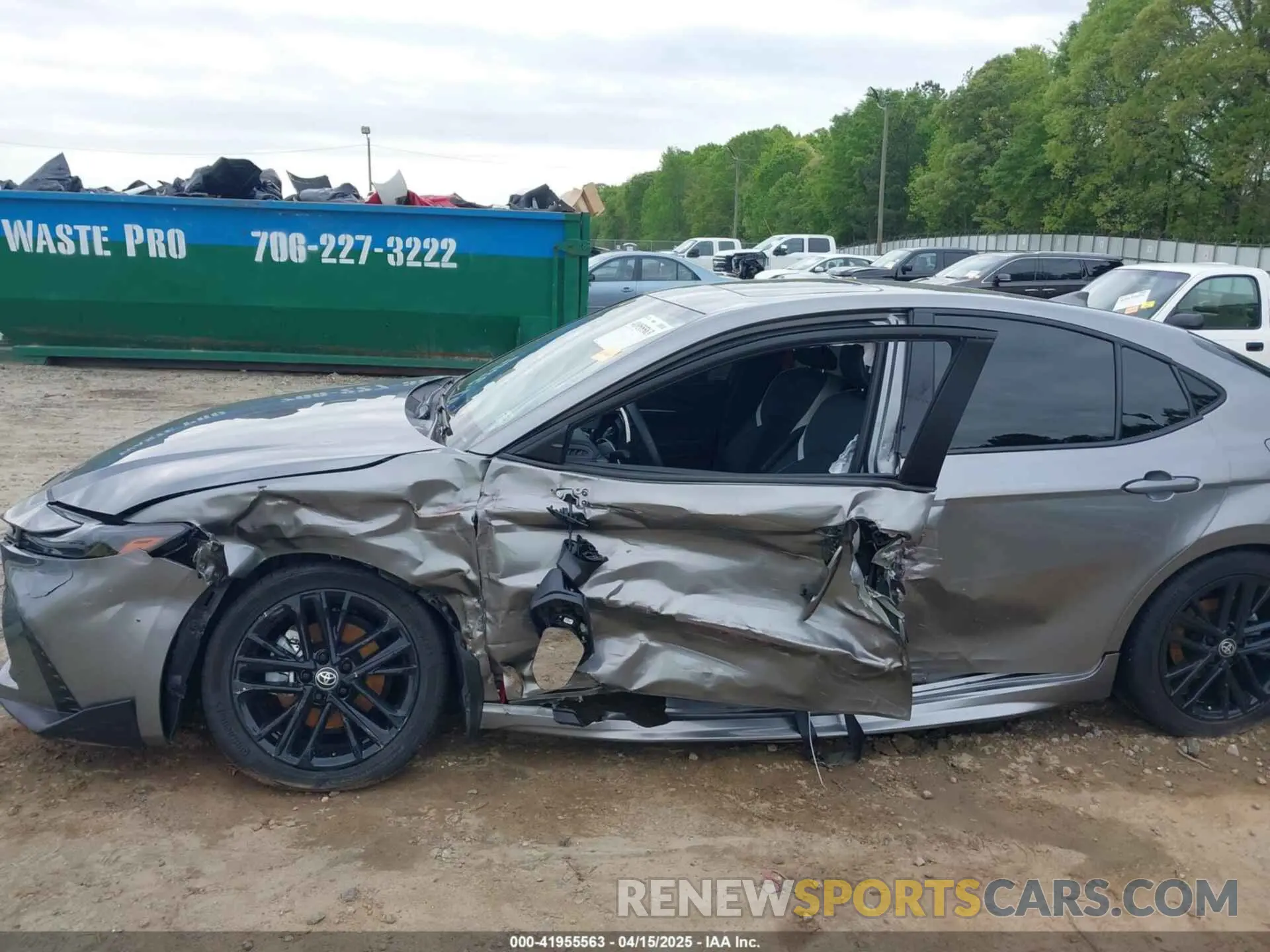 6 Photograph of a damaged car 4T1DAACK6SU524066 TOYOTA CAMRY 2025