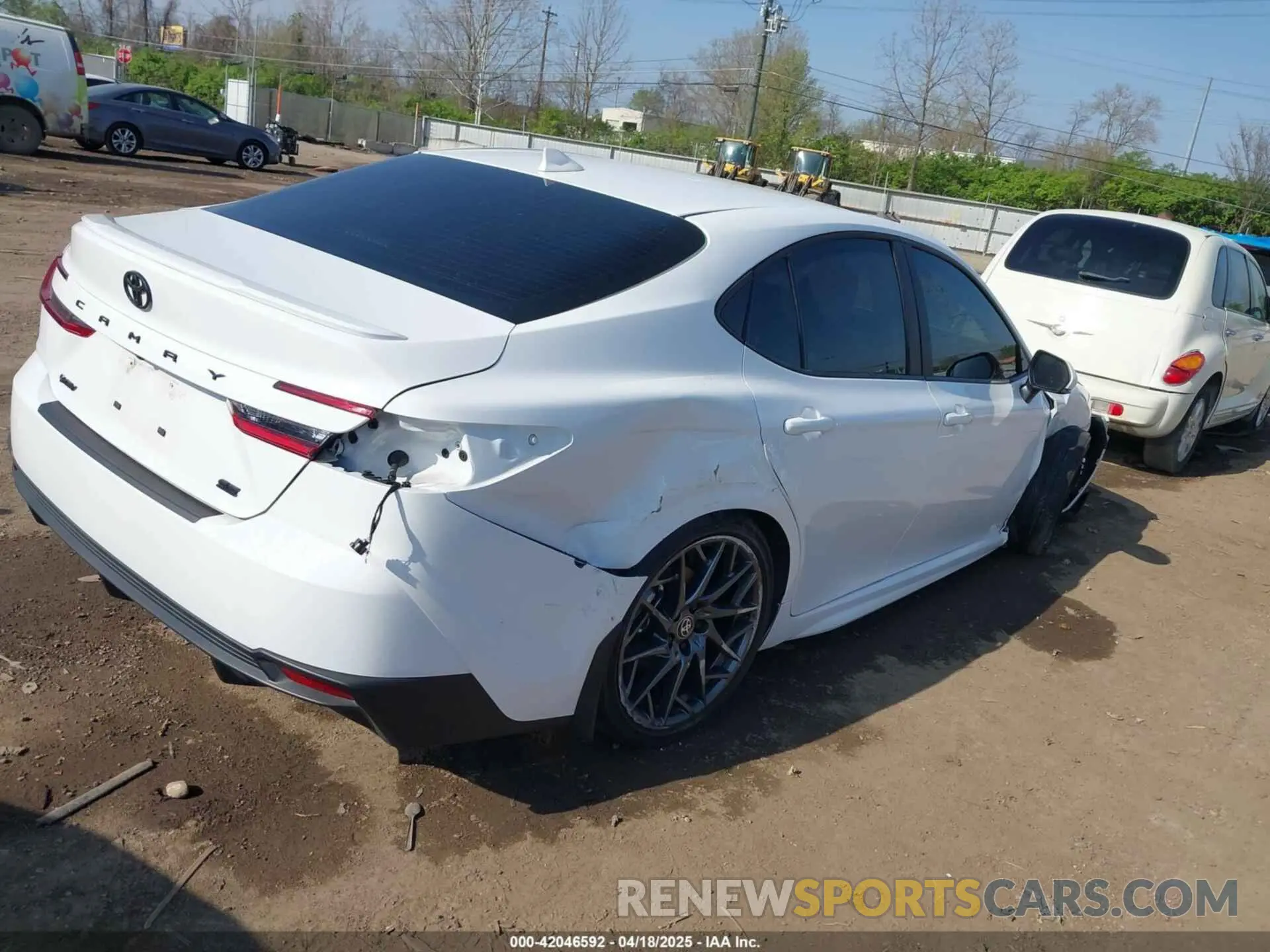 4 Photograph of a damaged car 4T1DAACK6SU552739 TOYOTA CAMRY 2025