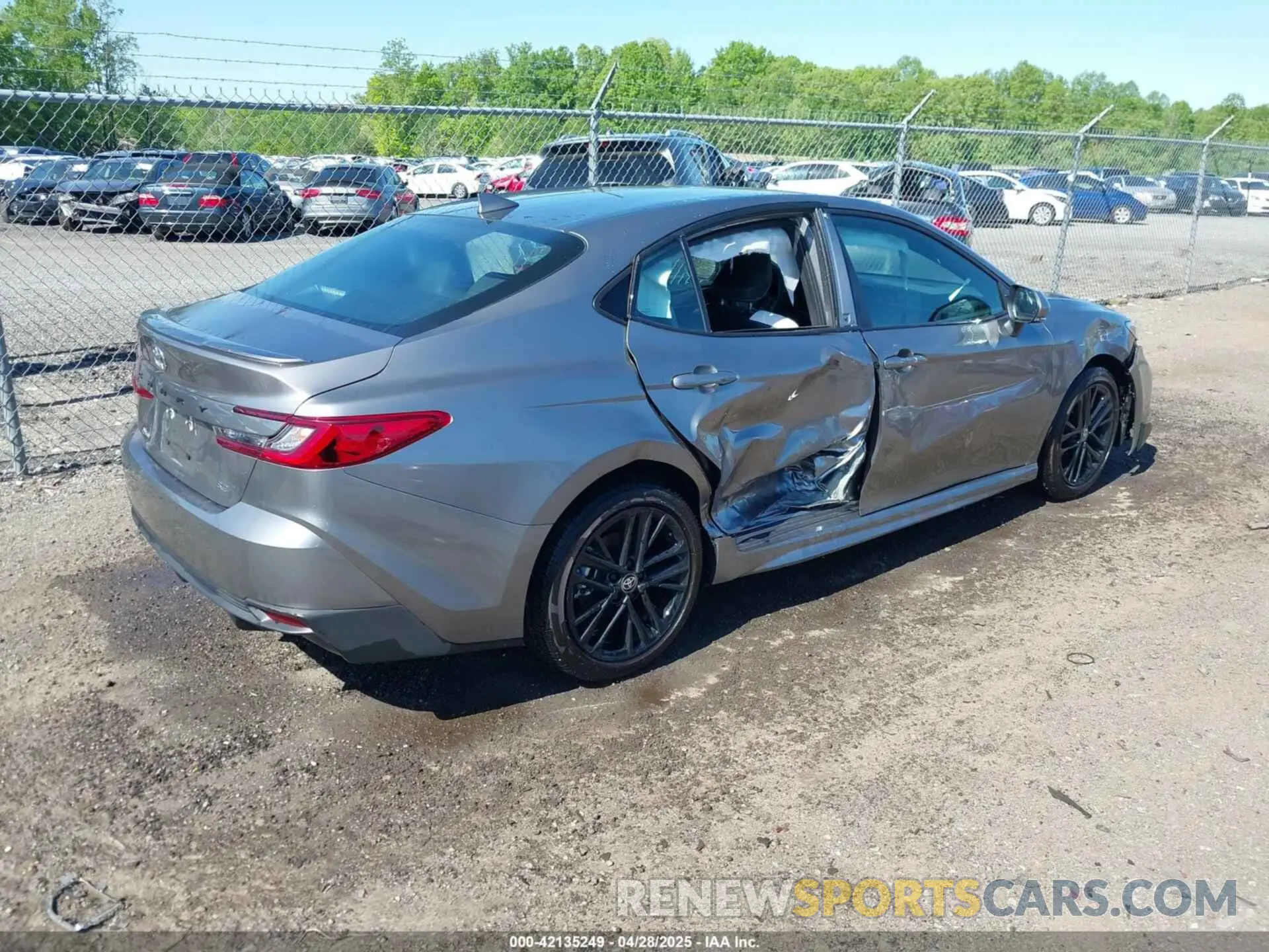 4 Photograph of a damaged car 4T1DAACK6SU557374 TOYOTA CAMRY 2025