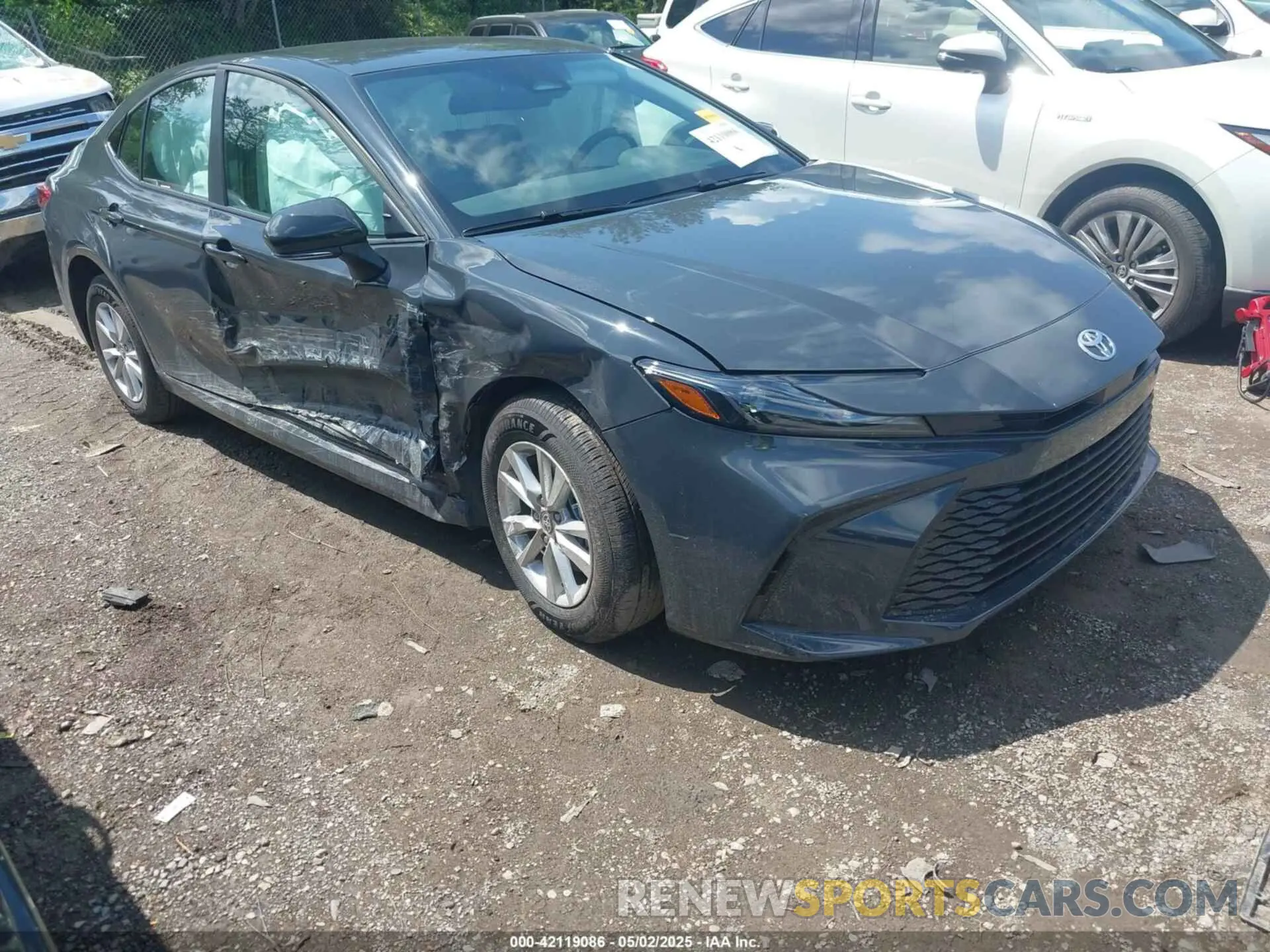 1 Photograph of a damaged car 4T1DAACK6SU584011 TOYOTA CAMRY 2025