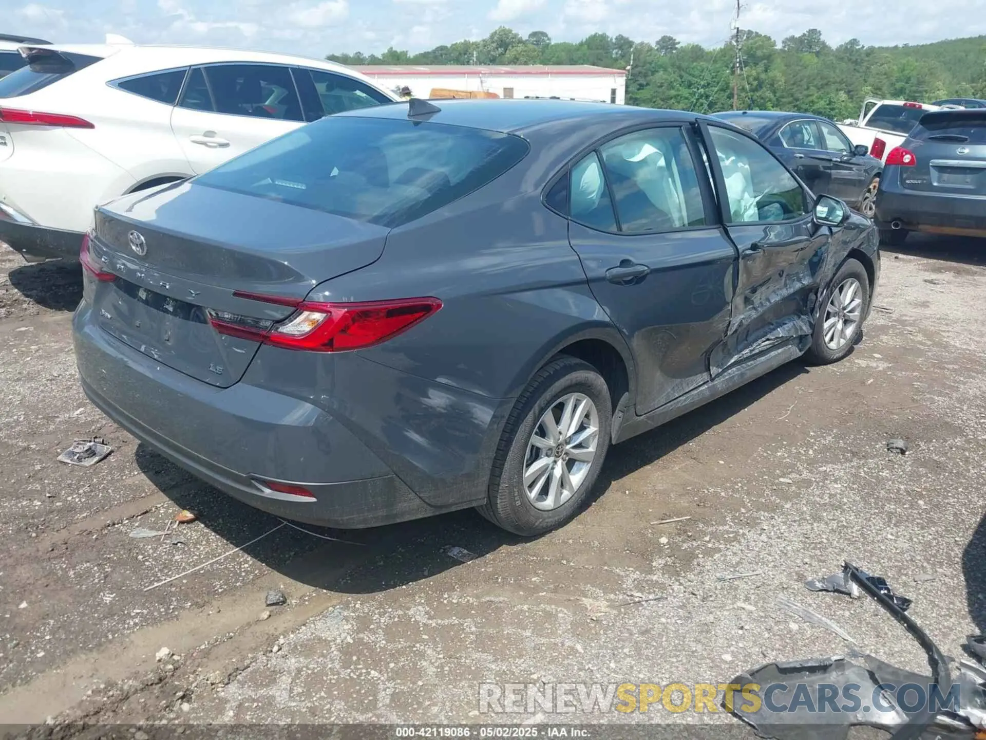 4 Photograph of a damaged car 4T1DAACK6SU584011 TOYOTA CAMRY 2025