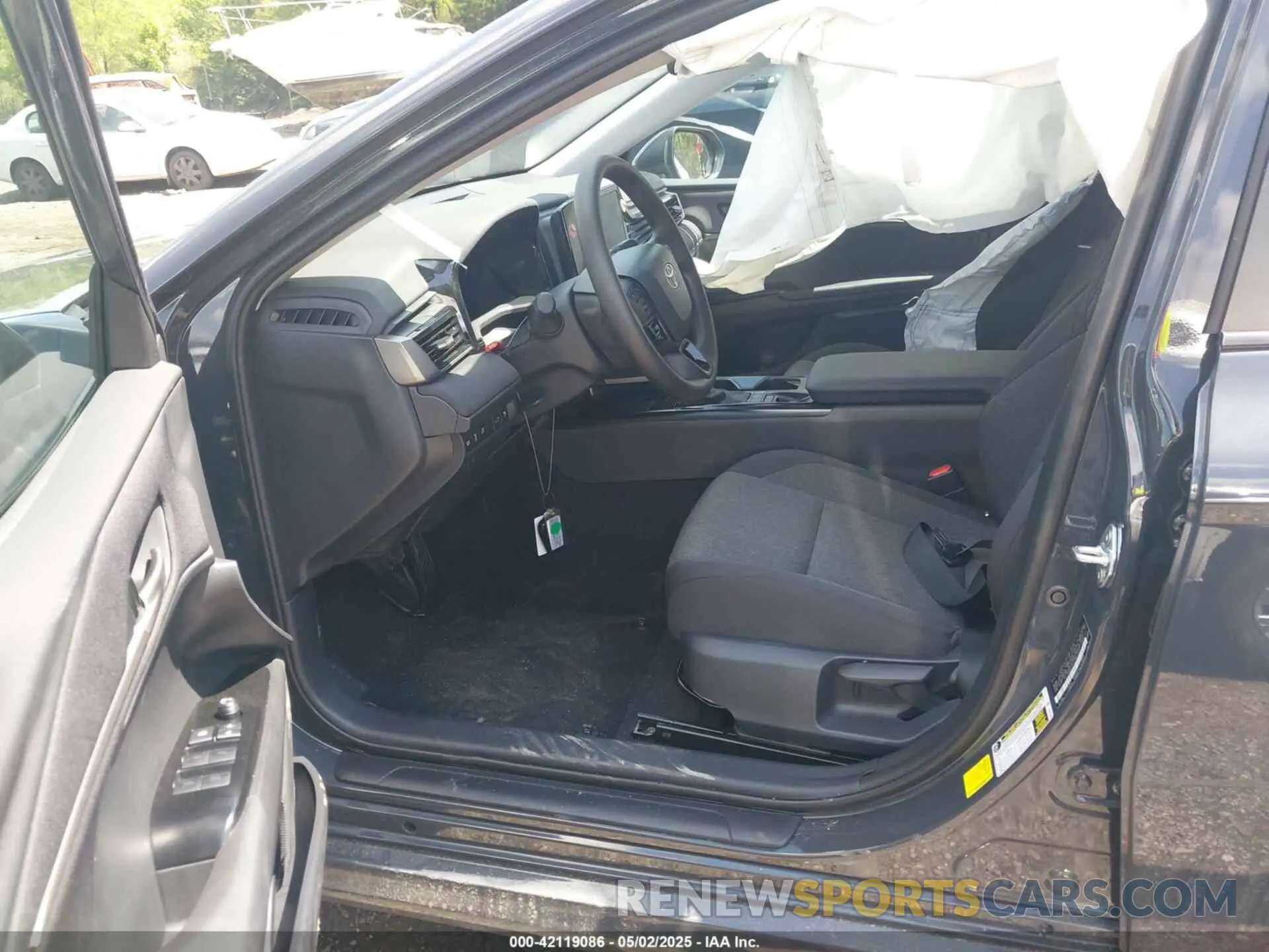 5 Photograph of a damaged car 4T1DAACK6SU584011 TOYOTA CAMRY 2025