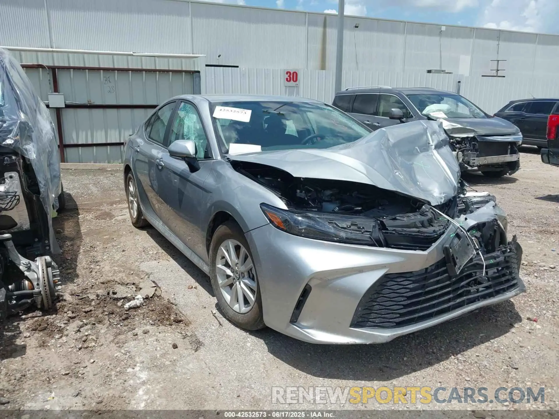 1 Photograph of a damaged car 4T1DAACK7SU023414 TOYOTA CAMRY 2025