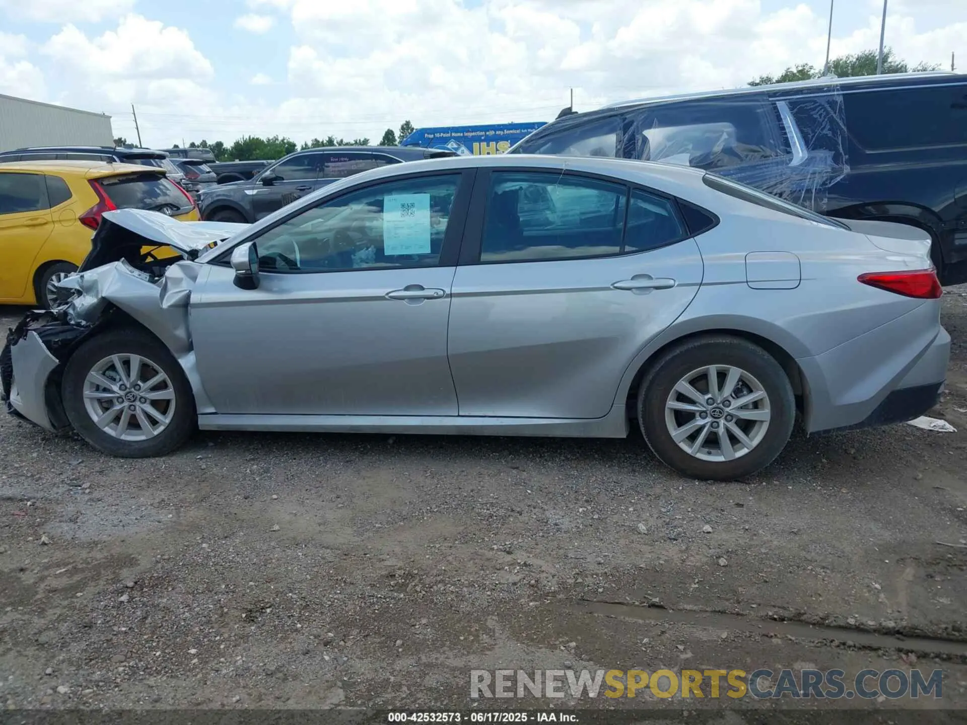 14 Photograph of a damaged car 4T1DAACK7SU023414 TOYOTA CAMRY 2025