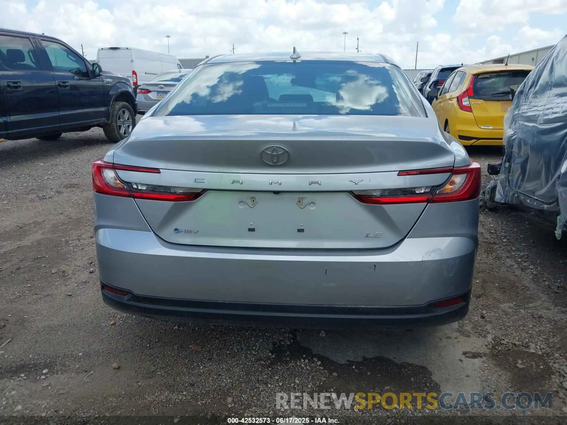16 Photograph of a damaged car 4T1DAACK7SU023414 TOYOTA CAMRY 2025