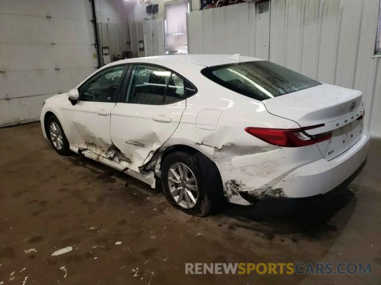 2 Photograph of a damaged car 4T1DAACK7SU033988 TOYOTA CAMRY 2025