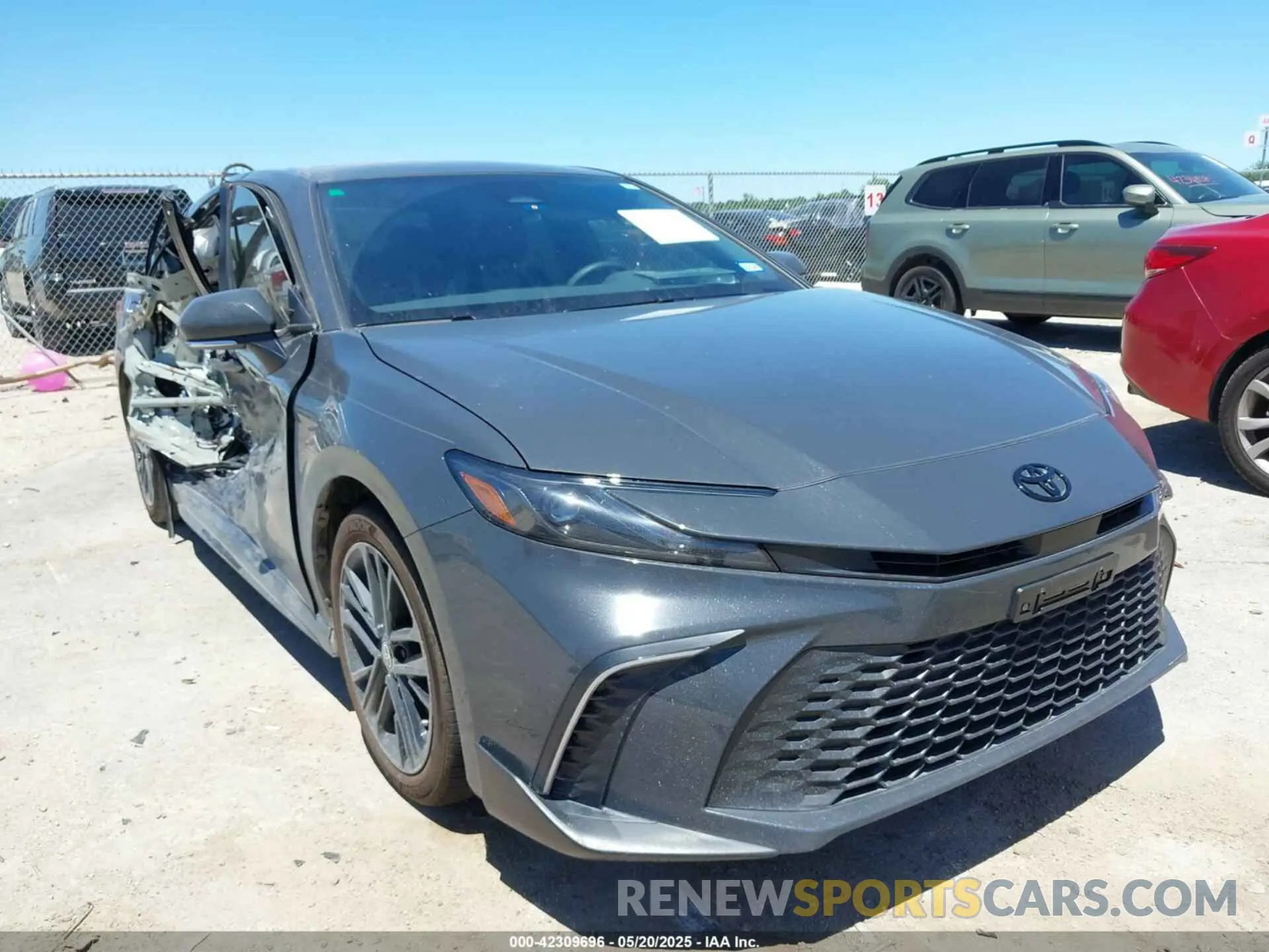 1 Photograph of a damaged car 4T1DAACK7SU109550 TOYOTA CAMRY 2025