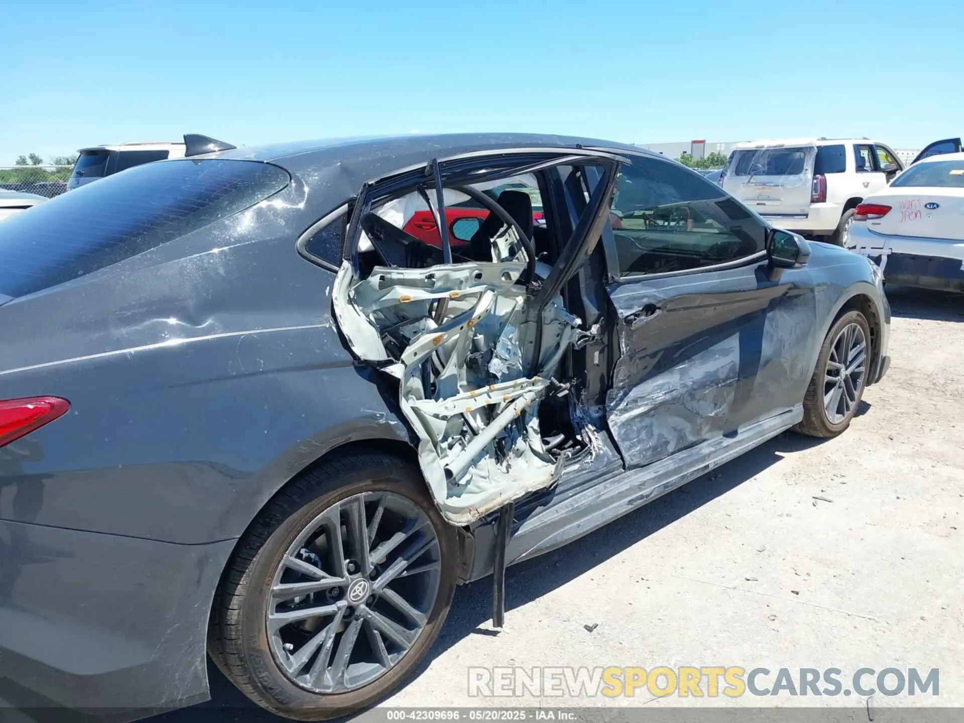 6 Photograph of a damaged car 4T1DAACK7SU109550 TOYOTA CAMRY 2025