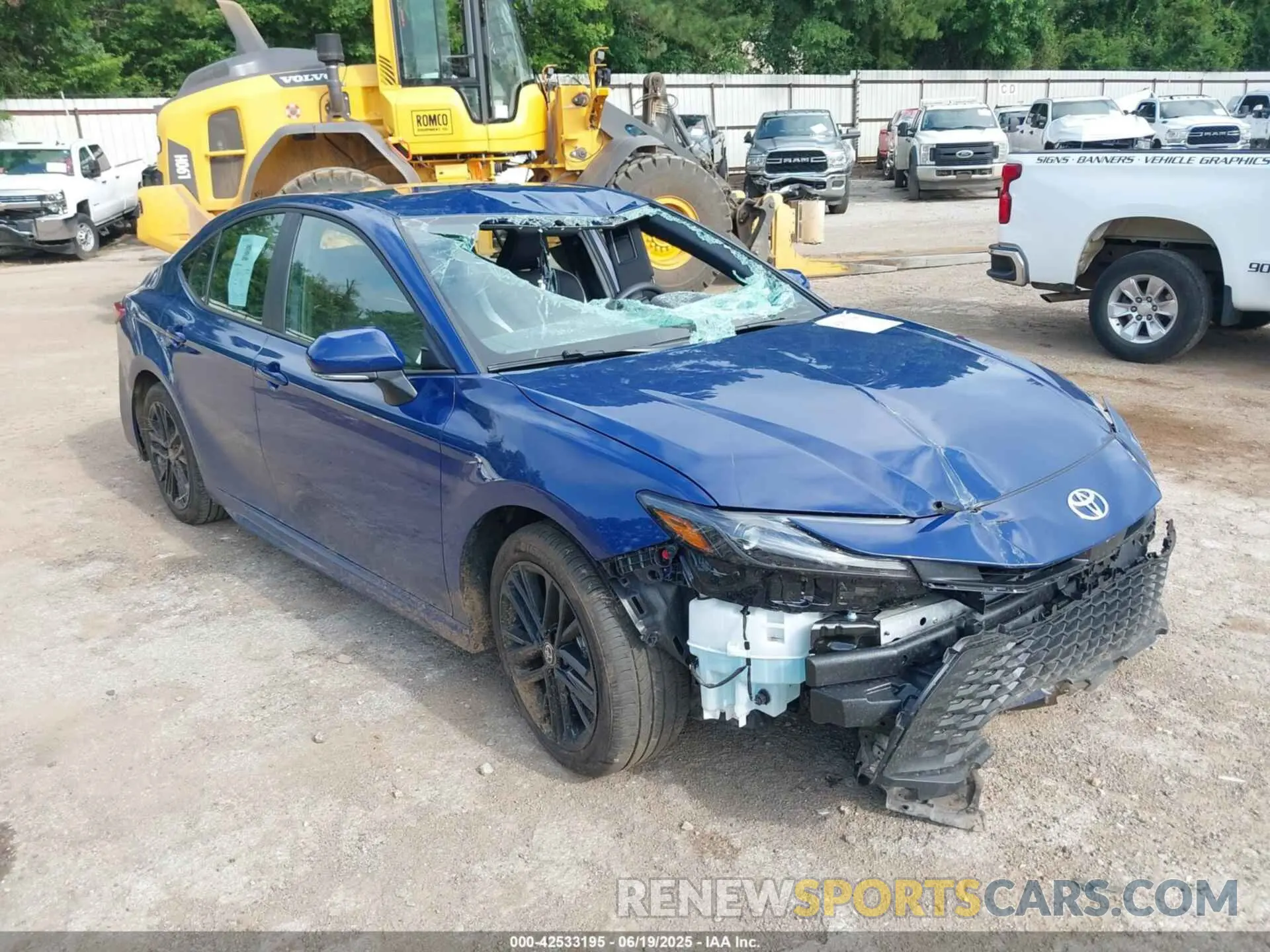 1 Photograph of a damaged car 4T1DAACK7SU133914 TOYOTA CAMRY 2025