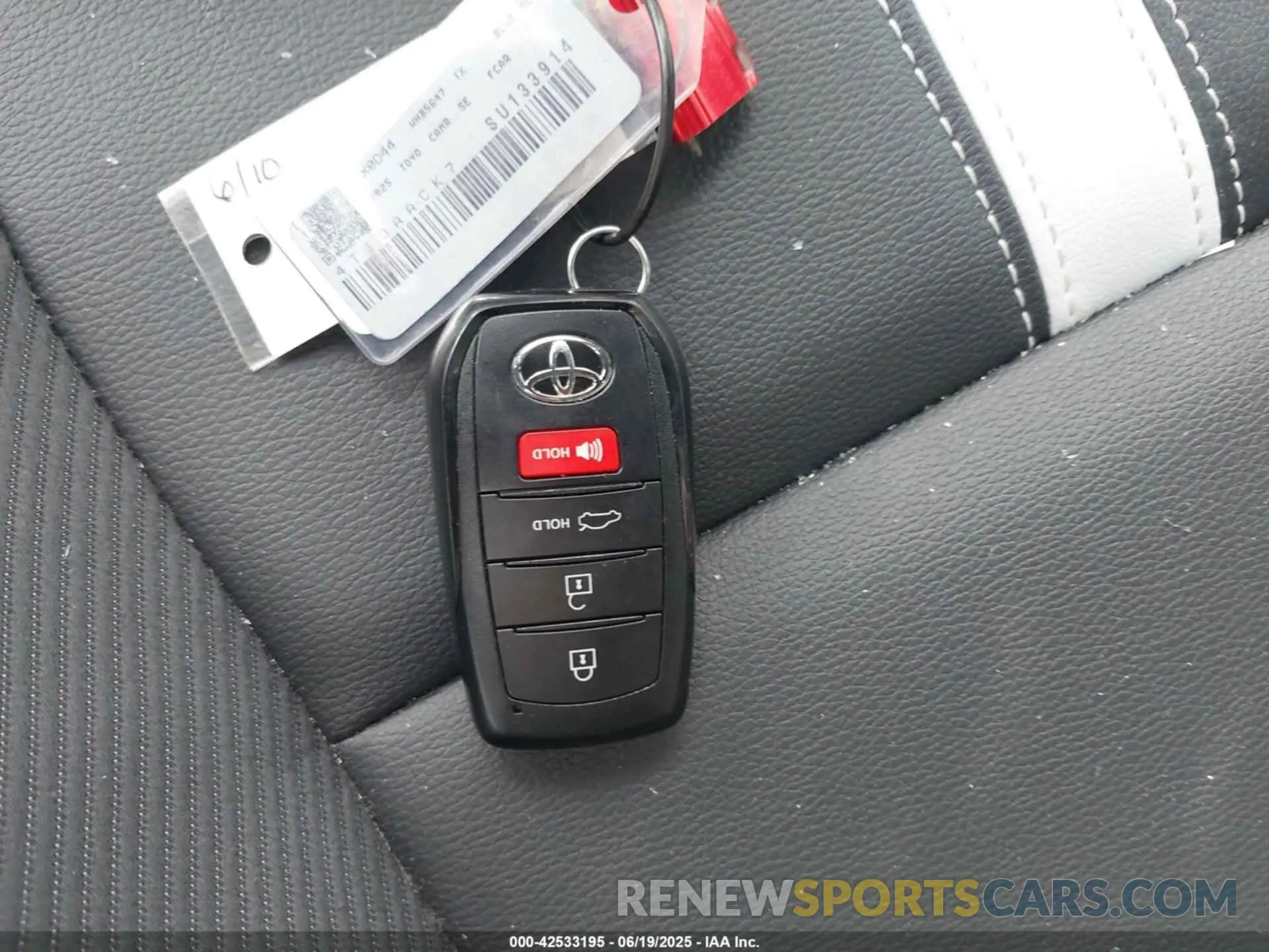 11 Photograph of a damaged car 4T1DAACK7SU133914 TOYOTA CAMRY 2025