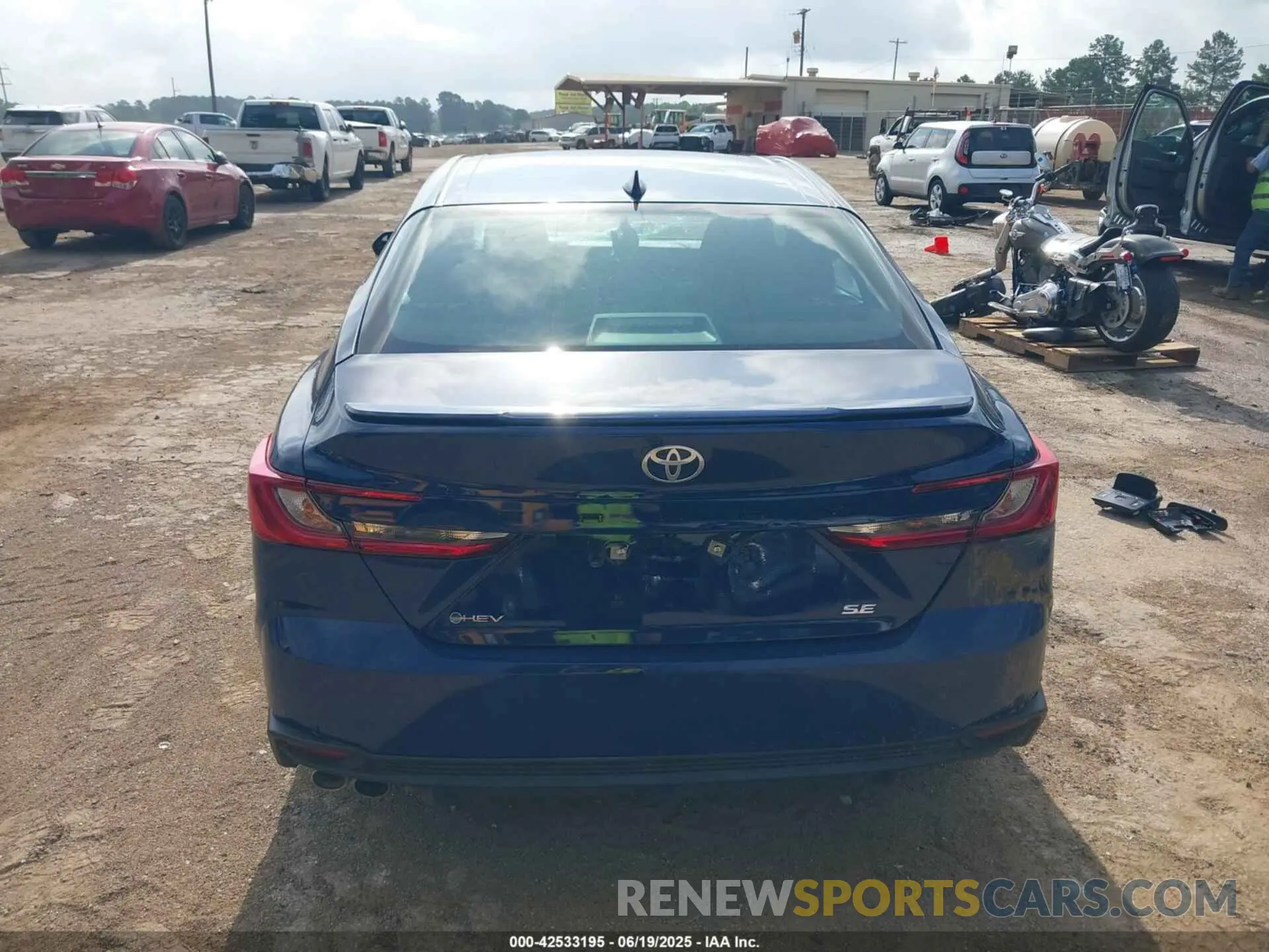 17 Photograph of a damaged car 4T1DAACK7SU133914 TOYOTA CAMRY 2025