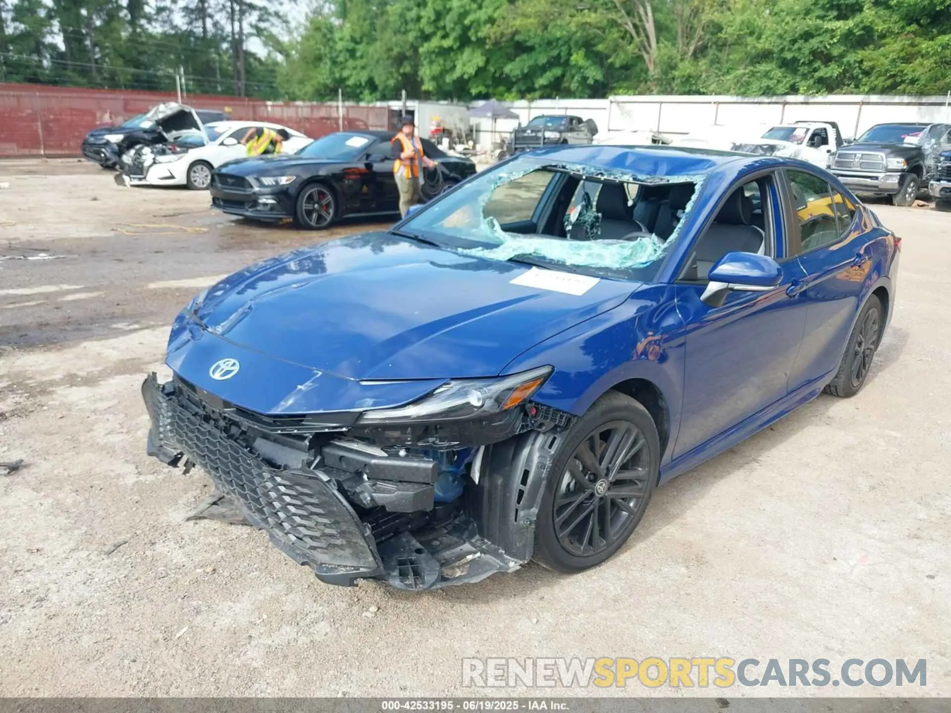 2 Photograph of a damaged car 4T1DAACK7SU133914 TOYOTA CAMRY 2025