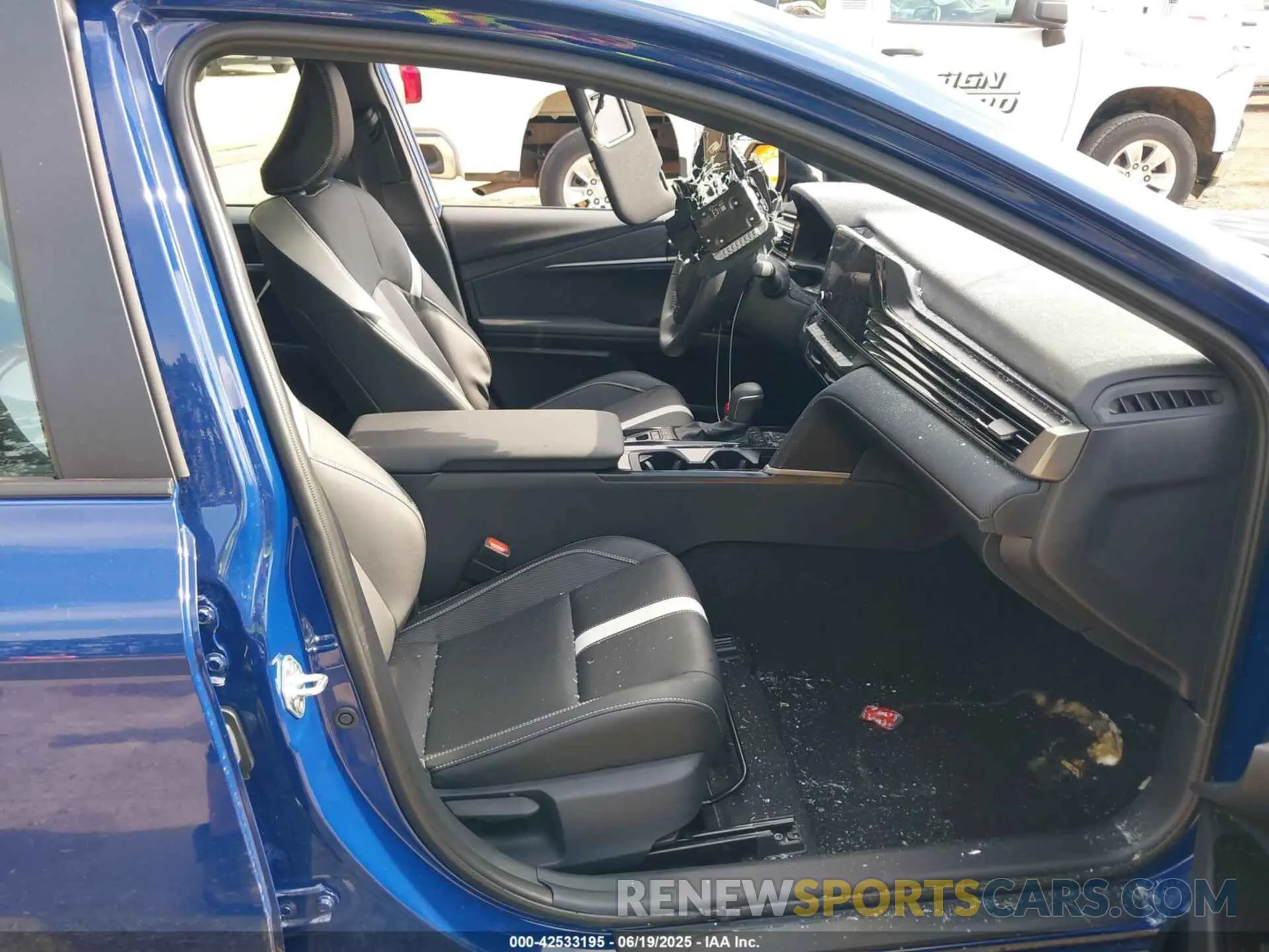 5 Photograph of a damaged car 4T1DAACK7SU133914 TOYOTA CAMRY 2025