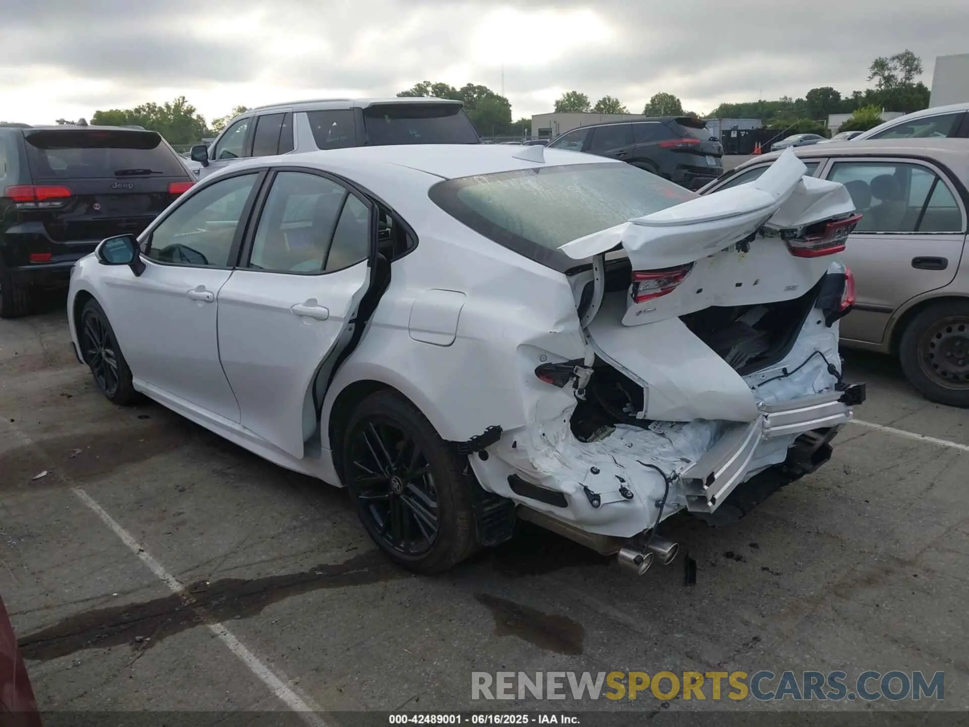 14 Photograph of a damaged car 4T1DAACK7SU152544 TOYOTA CAMRY 2025