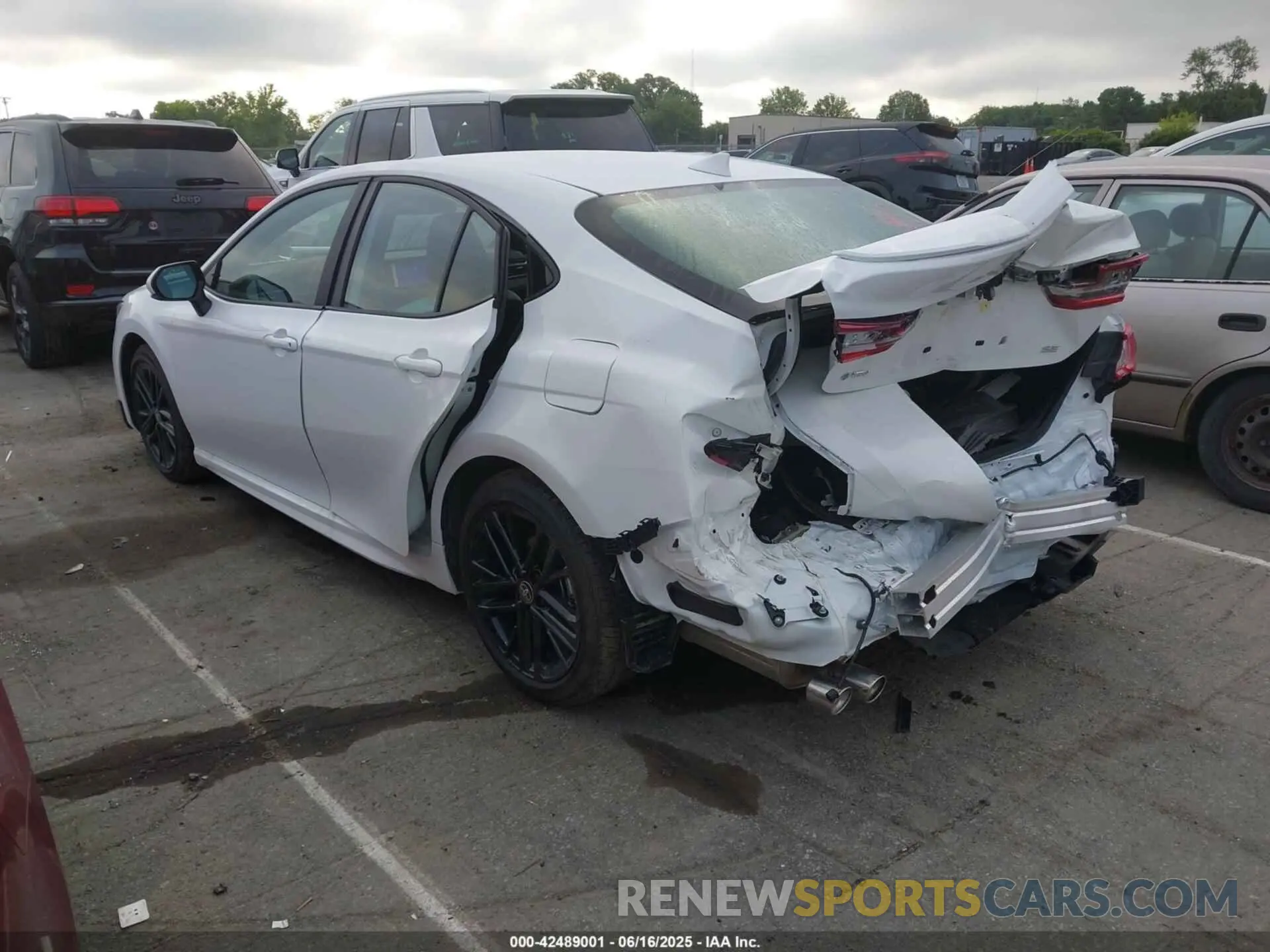 3 Photograph of a damaged car 4T1DAACK7SU152544 TOYOTA CAMRY 2025
