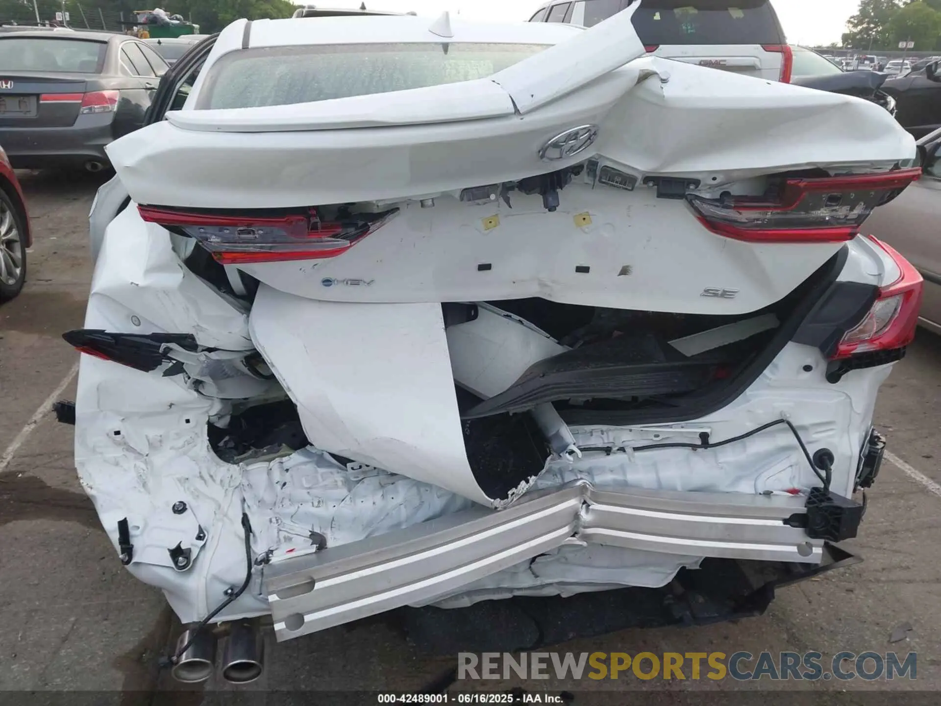 6 Photograph of a damaged car 4T1DAACK7SU152544 TOYOTA CAMRY 2025