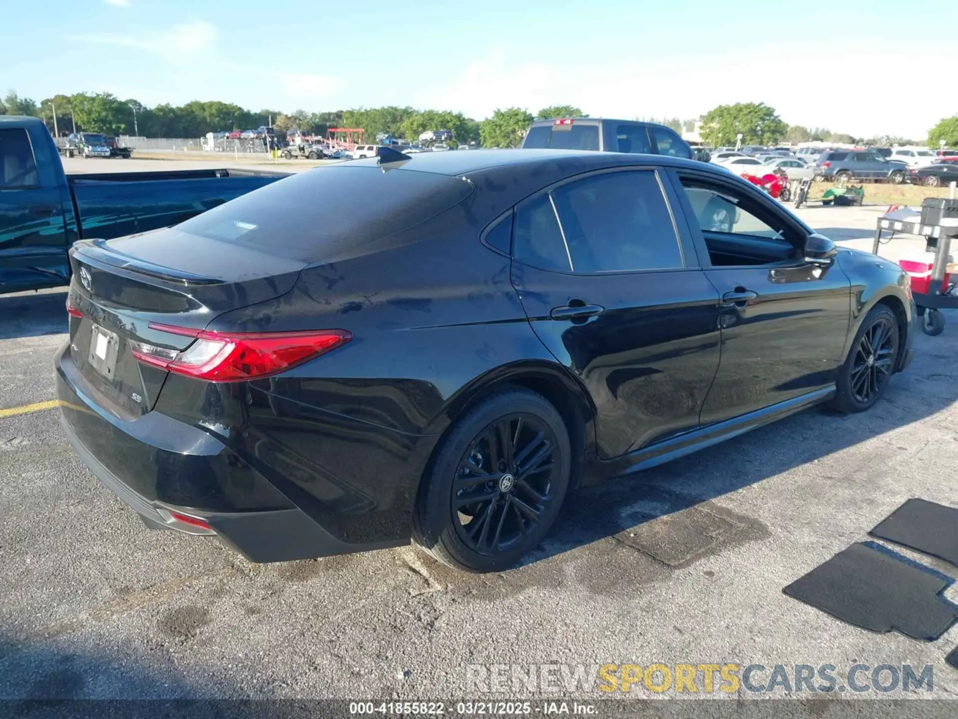 4 Photograph of a damaged car 4T1DAACK7SU507888 TOYOTA CAMRY 2025