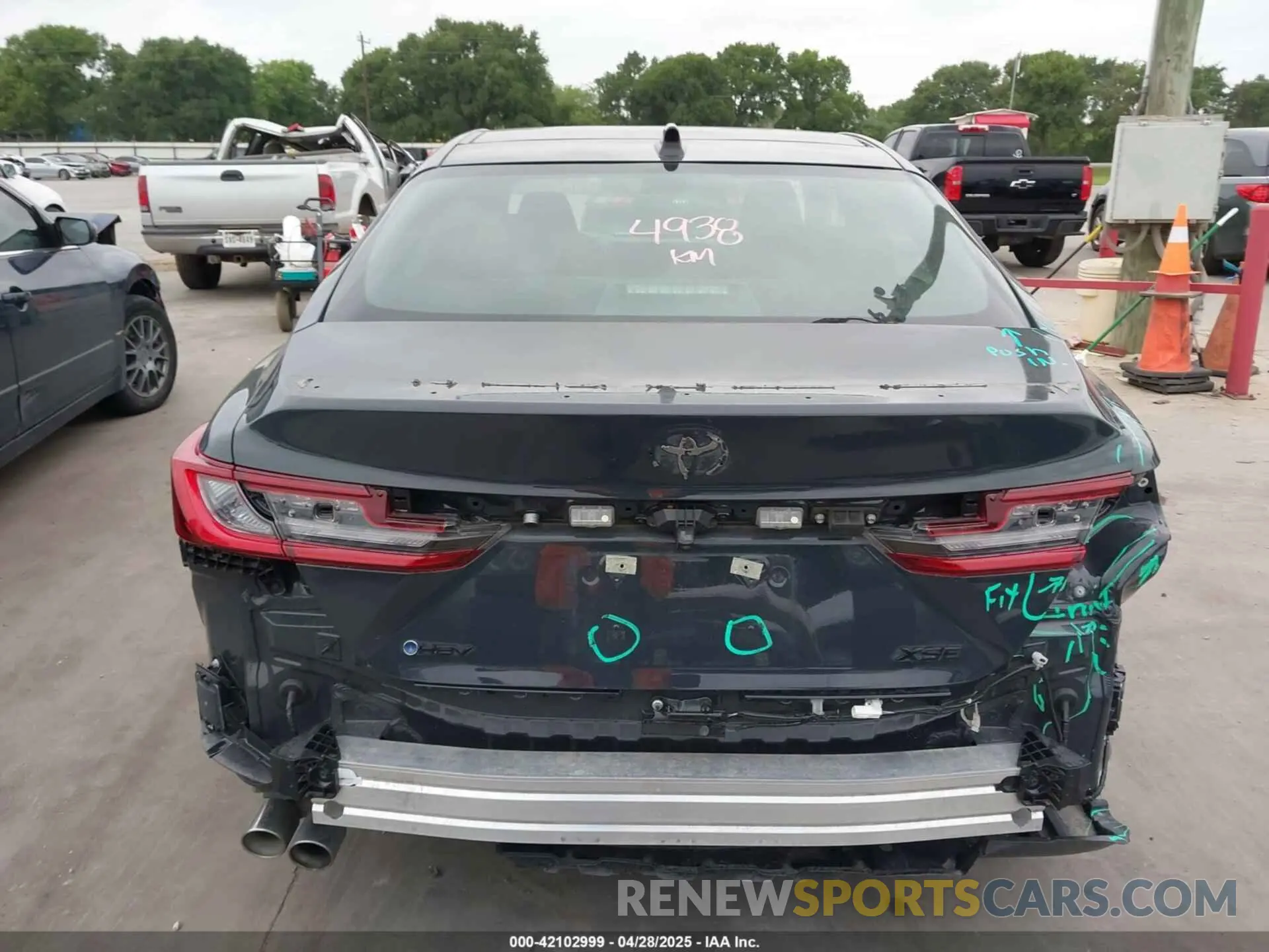 17 Photograph of a damaged car 4T1DAACK7SU522570 TOYOTA CAMRY 2025