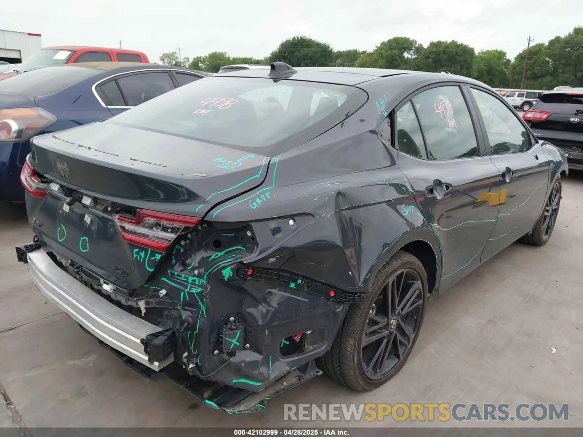 4 Photograph of a damaged car 4T1DAACK7SU522570 TOYOTA CAMRY 2025