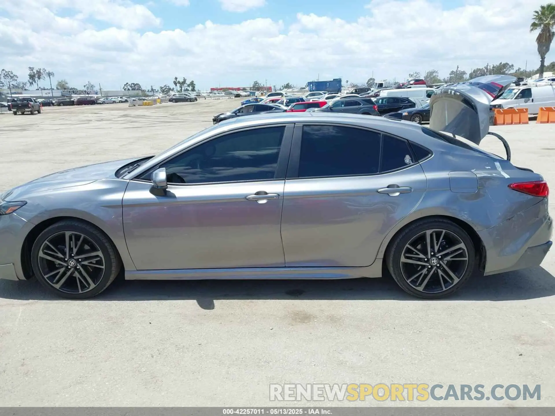 14 Photograph of a damaged car 4T1DAACK7SU522942 TOYOTA CAMRY 2025