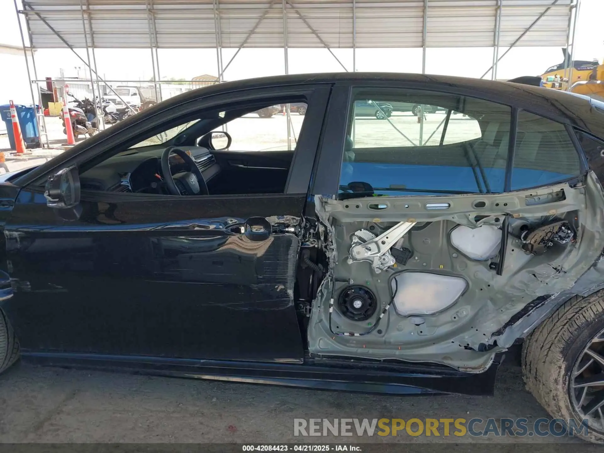 14 Photograph of a damaged car 4T1DAACK7SU563037 TOYOTA CAMRY 2025