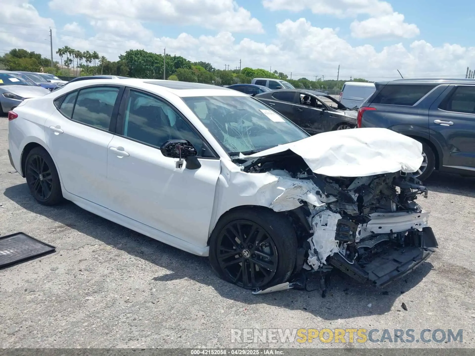 1 Photograph of a damaged car 4T1DAACK8SU008033 TOYOTA CAMRY 2025
