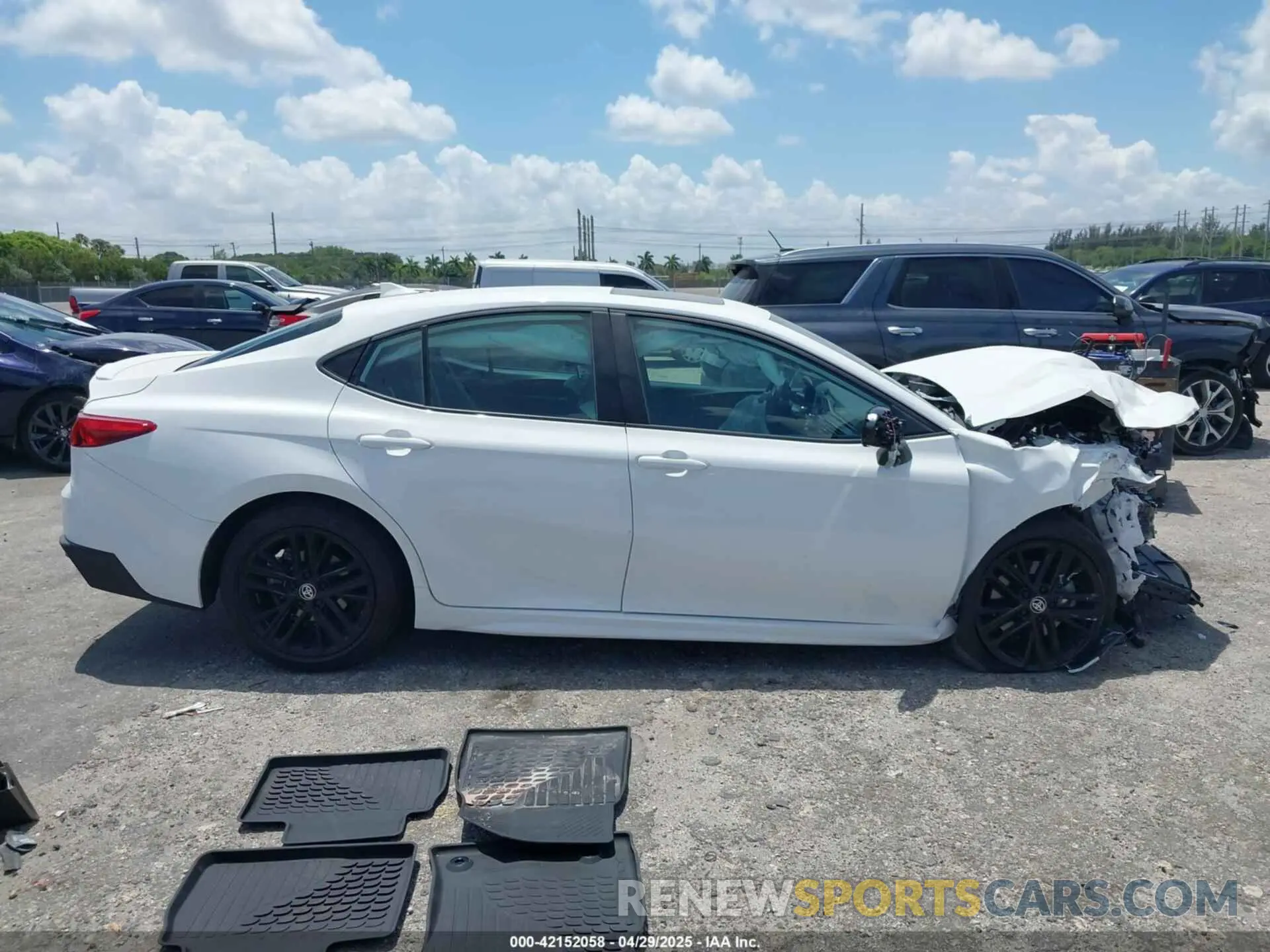14 Photograph of a damaged car 4T1DAACK8SU008033 TOYOTA CAMRY 2025