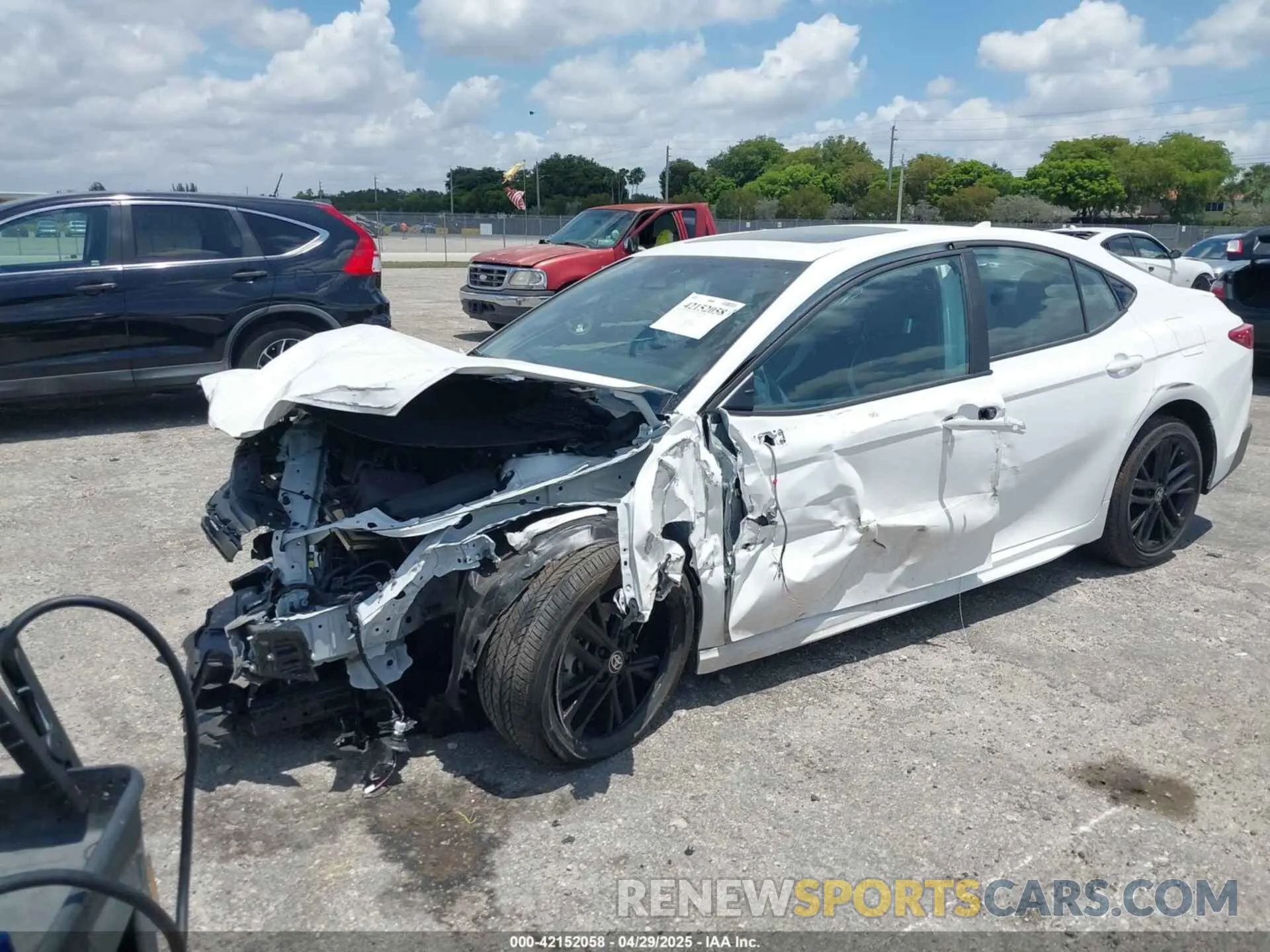2 Photograph of a damaged car 4T1DAACK8SU008033 TOYOTA CAMRY 2025