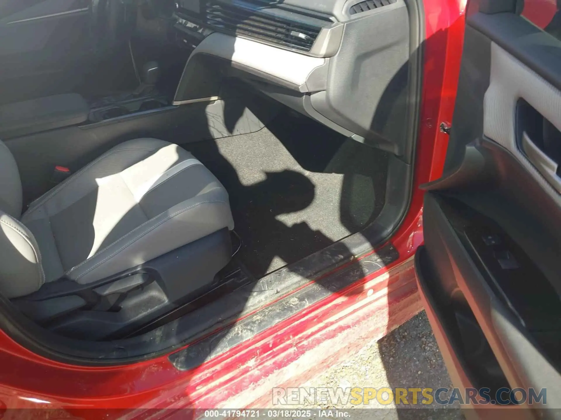 5 Photograph of a damaged car 4T1DAACK8SU010686 TOYOTA CAMRY 2025