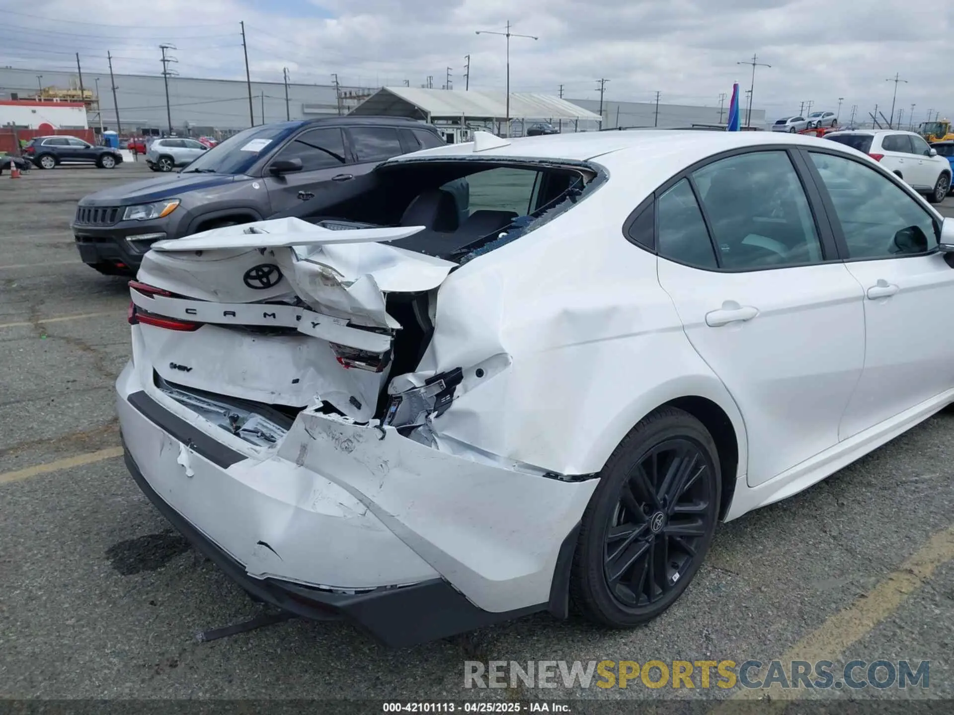 17 Photograph of a damaged car 4T1DAACK8SU030954 TOYOTA CAMRY 2025