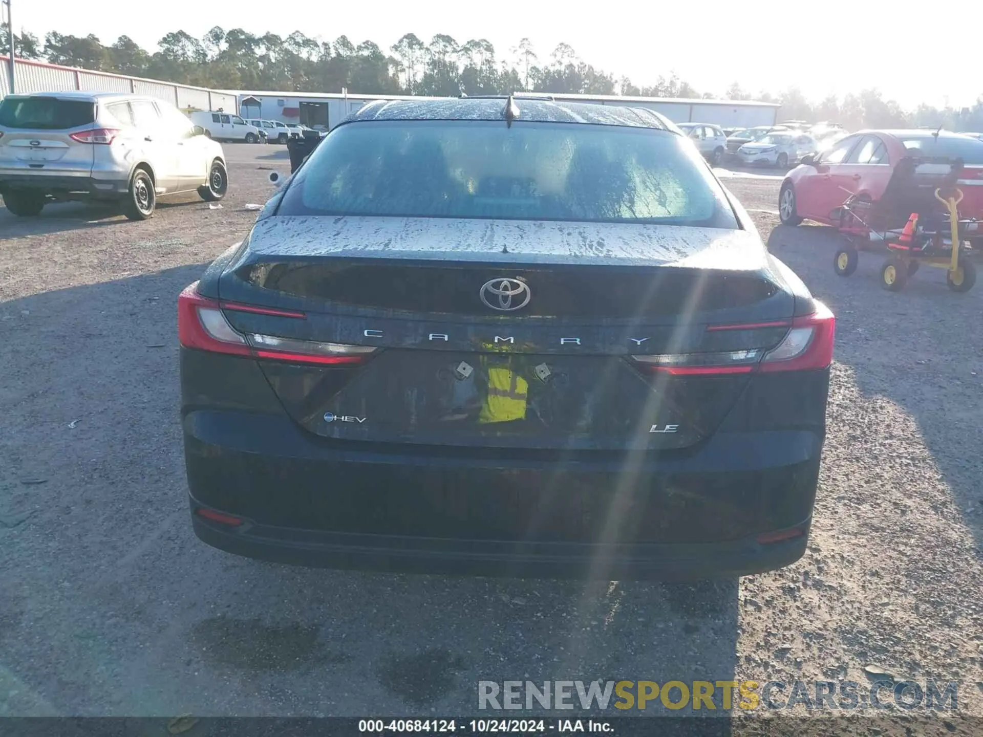 17 Photograph of a damaged car 4T1DAACK8SU034339 TOYOTA CAMRY 2025