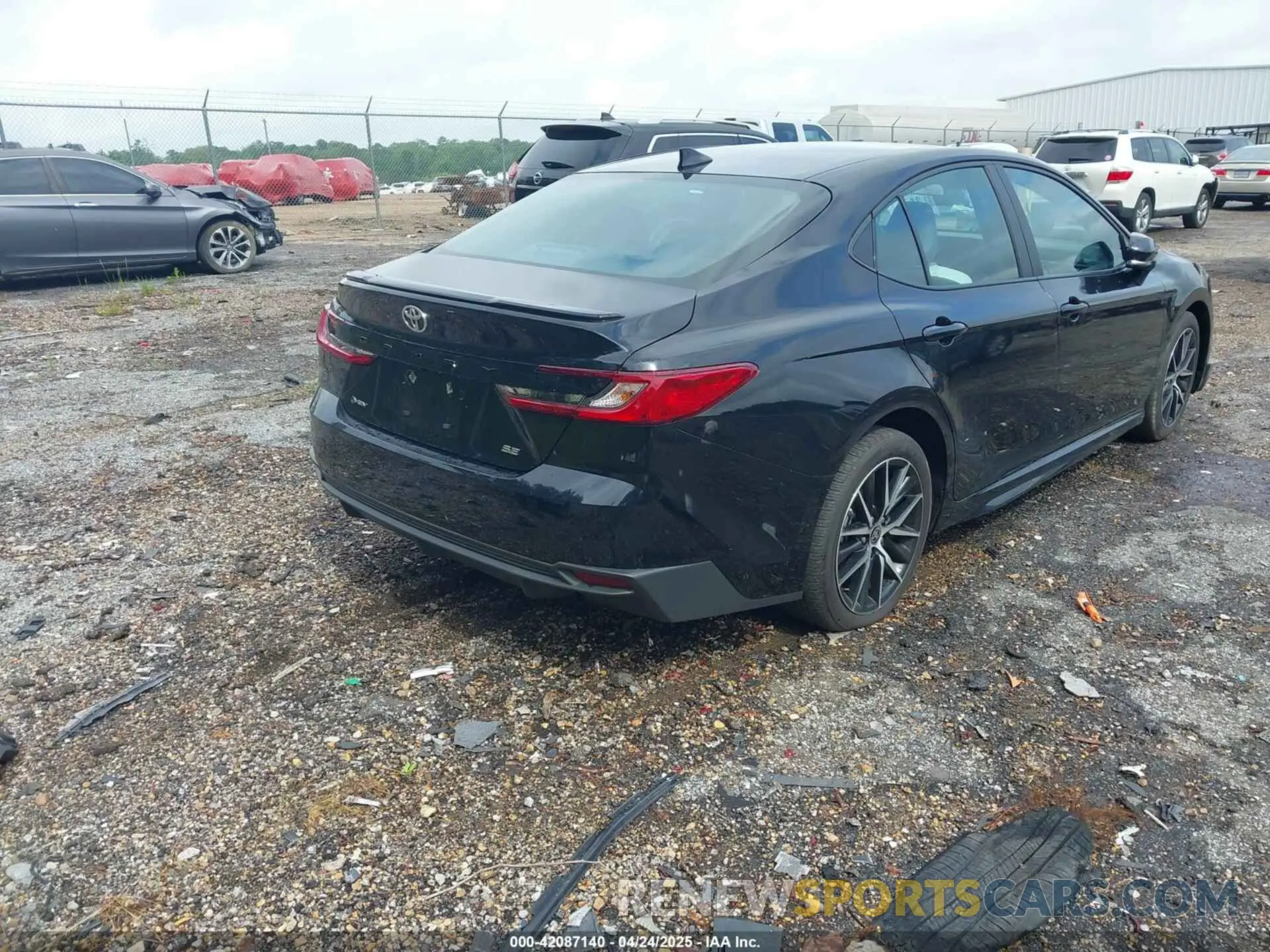 4 Photograph of a damaged car 4T1DAACK8SU038360 TOYOTA CAMRY 2025