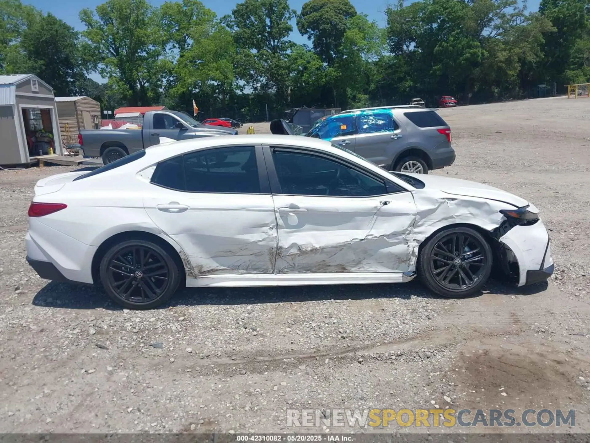 14 Photograph of a damaged car 4T1DAACK8SU075358 TOYOTA CAMRY 2025