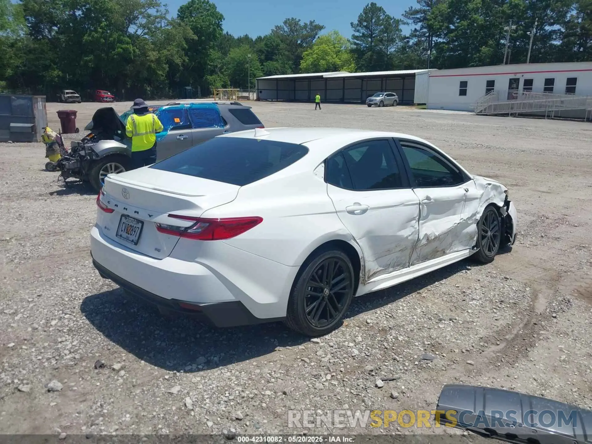 4 Photograph of a damaged car 4T1DAACK8SU075358 TOYOTA CAMRY 2025