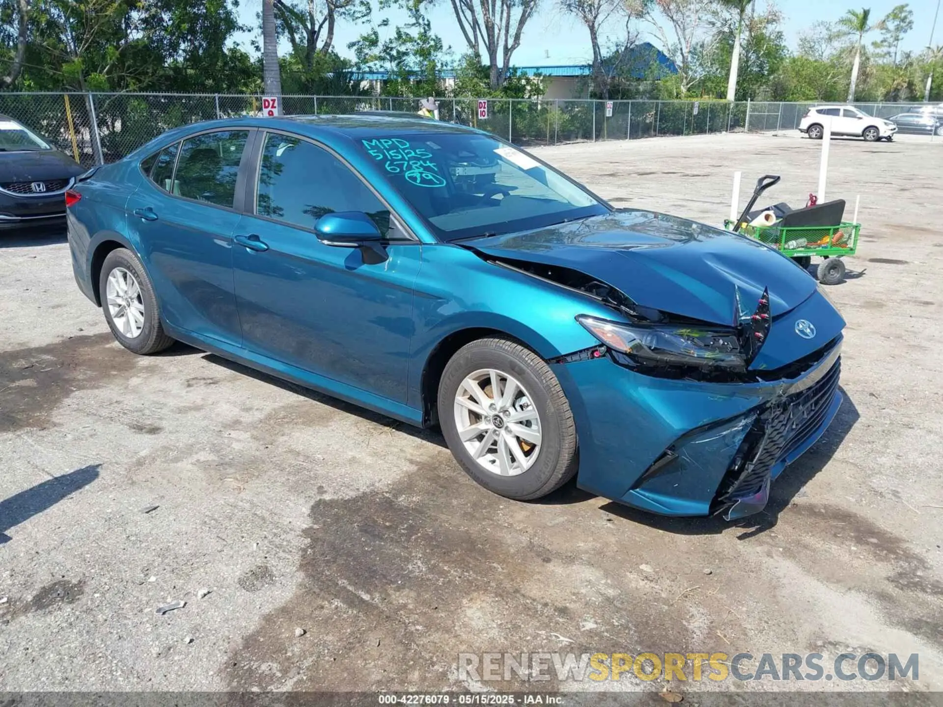 1 Photograph of a damaged car 4T1DAACK8SU076784 TOYOTA CAMRY 2025