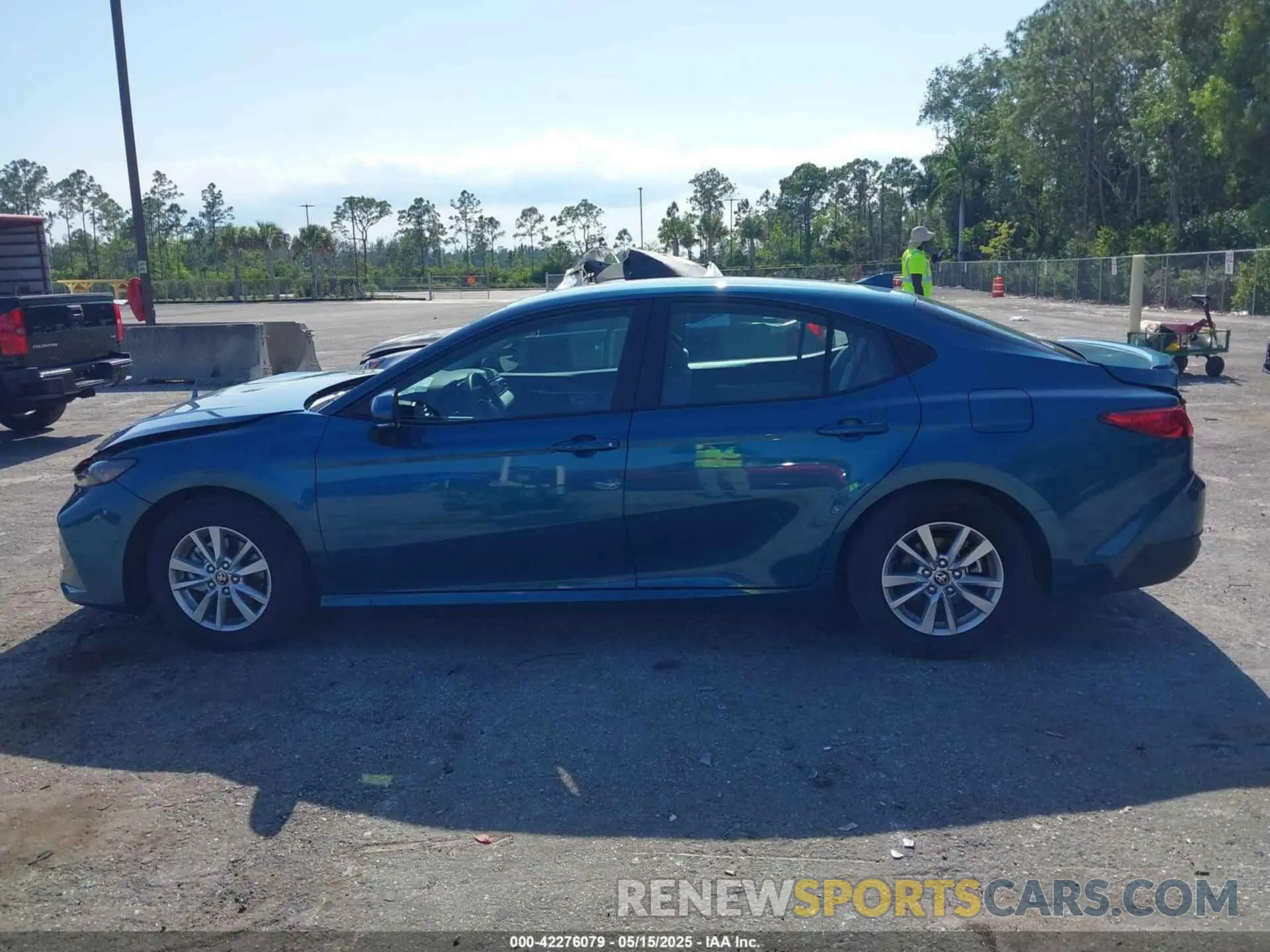 14 Photograph of a damaged car 4T1DAACK8SU076784 TOYOTA CAMRY 2025