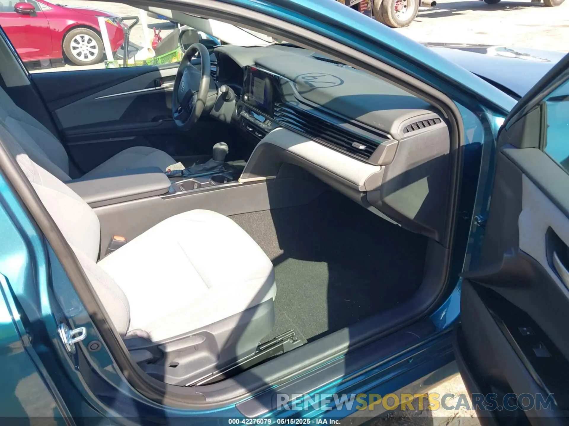 5 Photograph of a damaged car 4T1DAACK8SU076784 TOYOTA CAMRY 2025