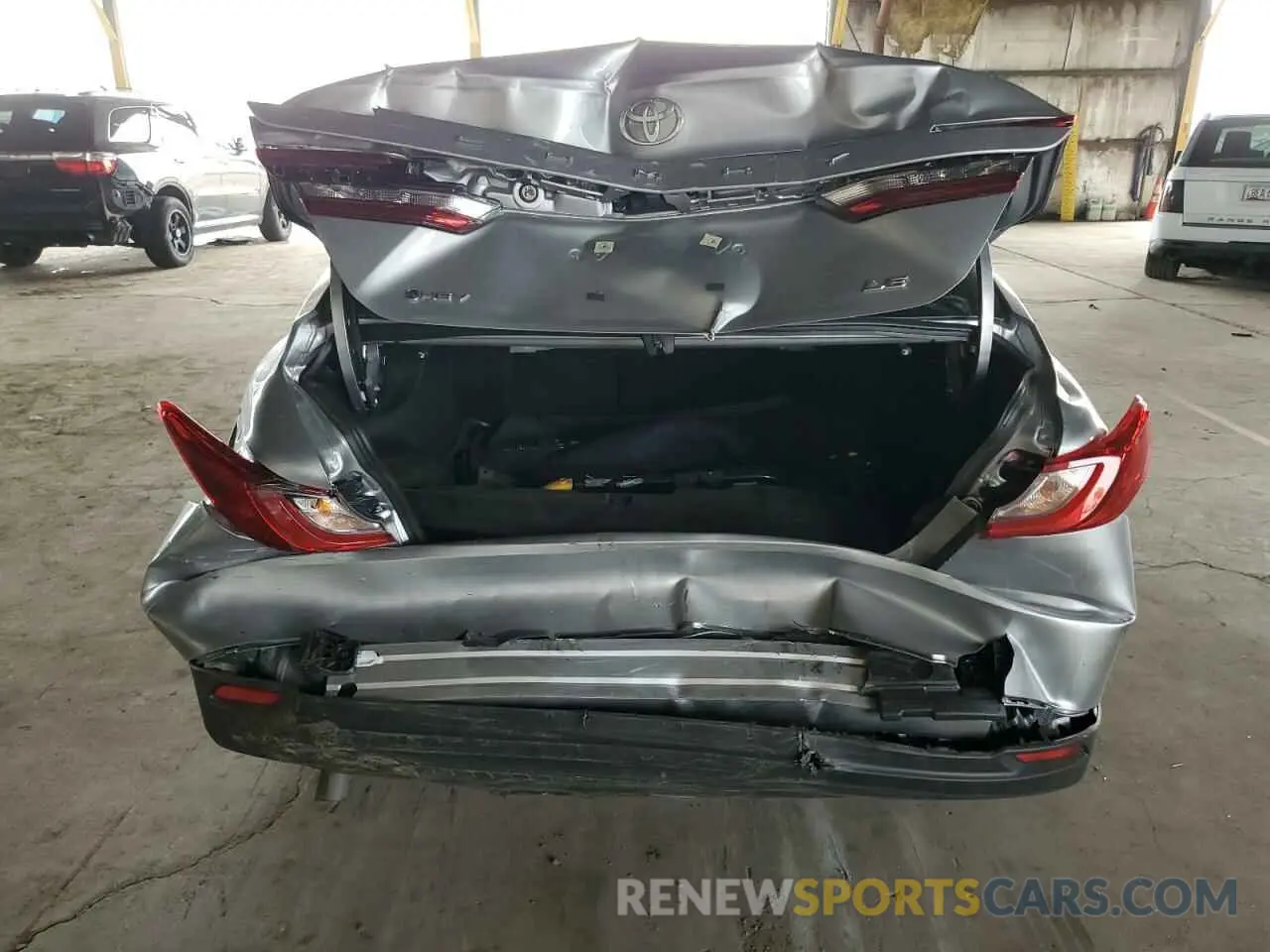 6 Photograph of a damaged car 4T1DAACK8SU107032 TOYOTA CAMRY 2025