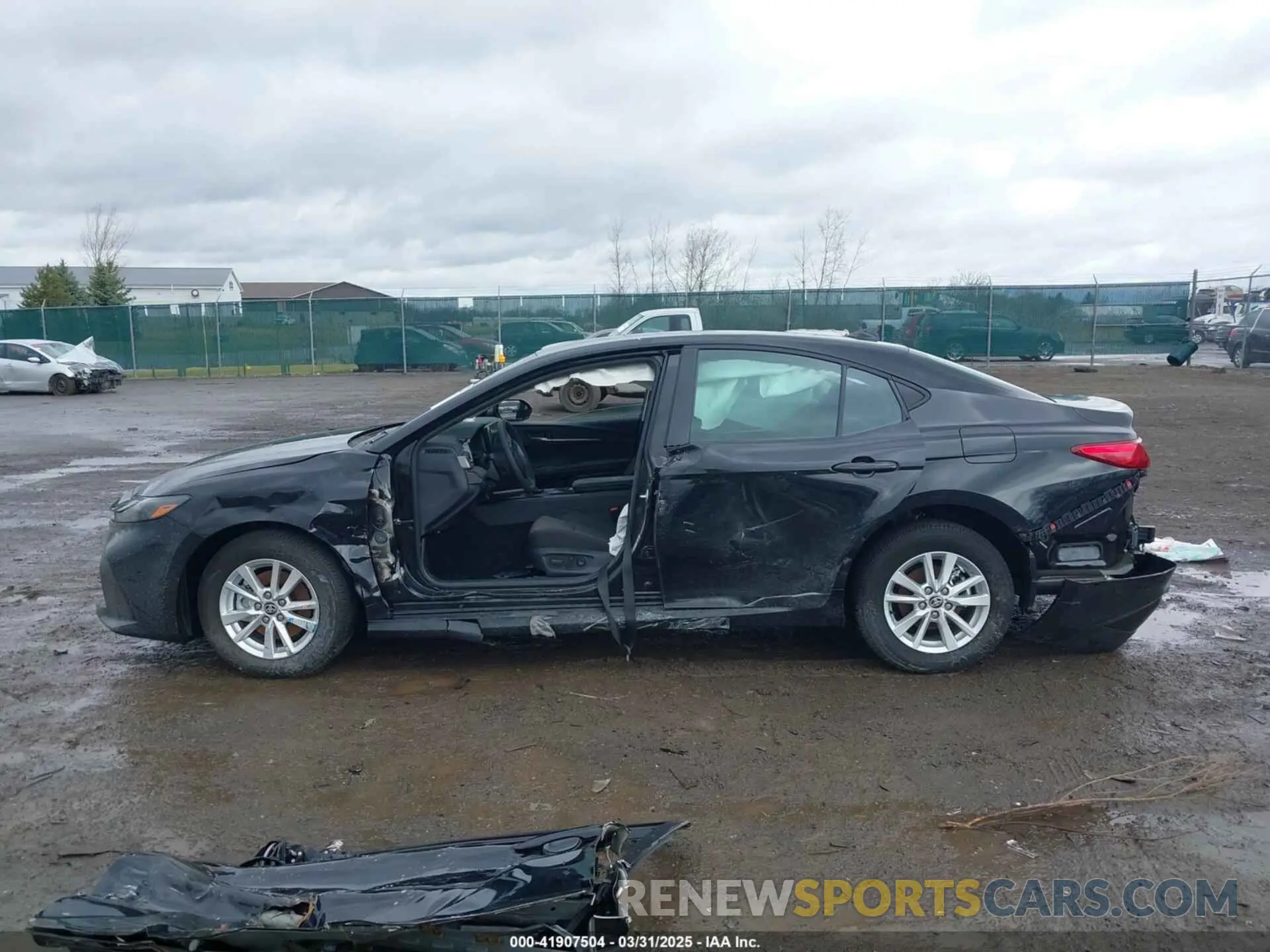 14 Photograph of a damaged car 4T1DAACK8SU500304 TOYOTA CAMRY 2025